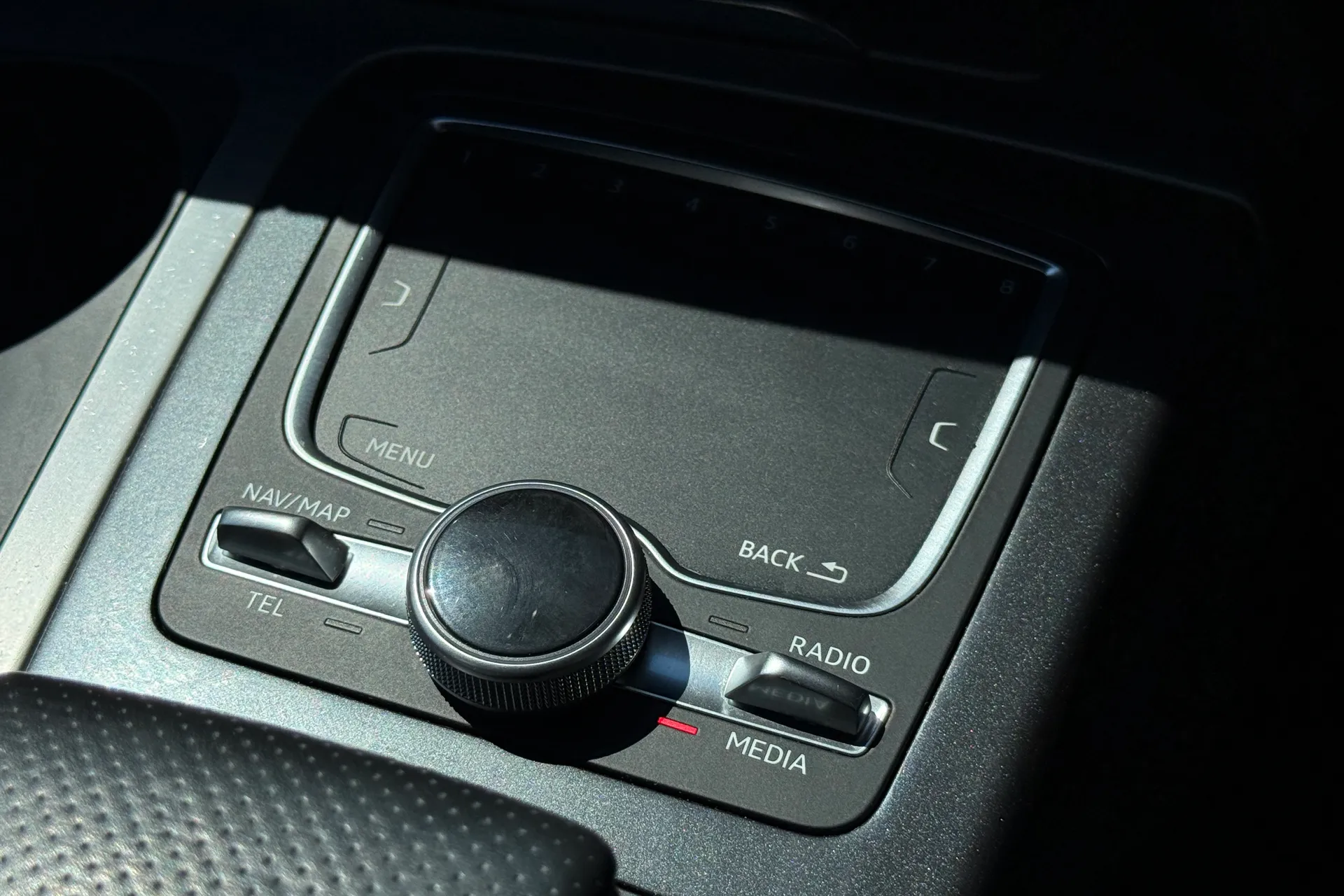 Audi Q7 thumbnail image number 24