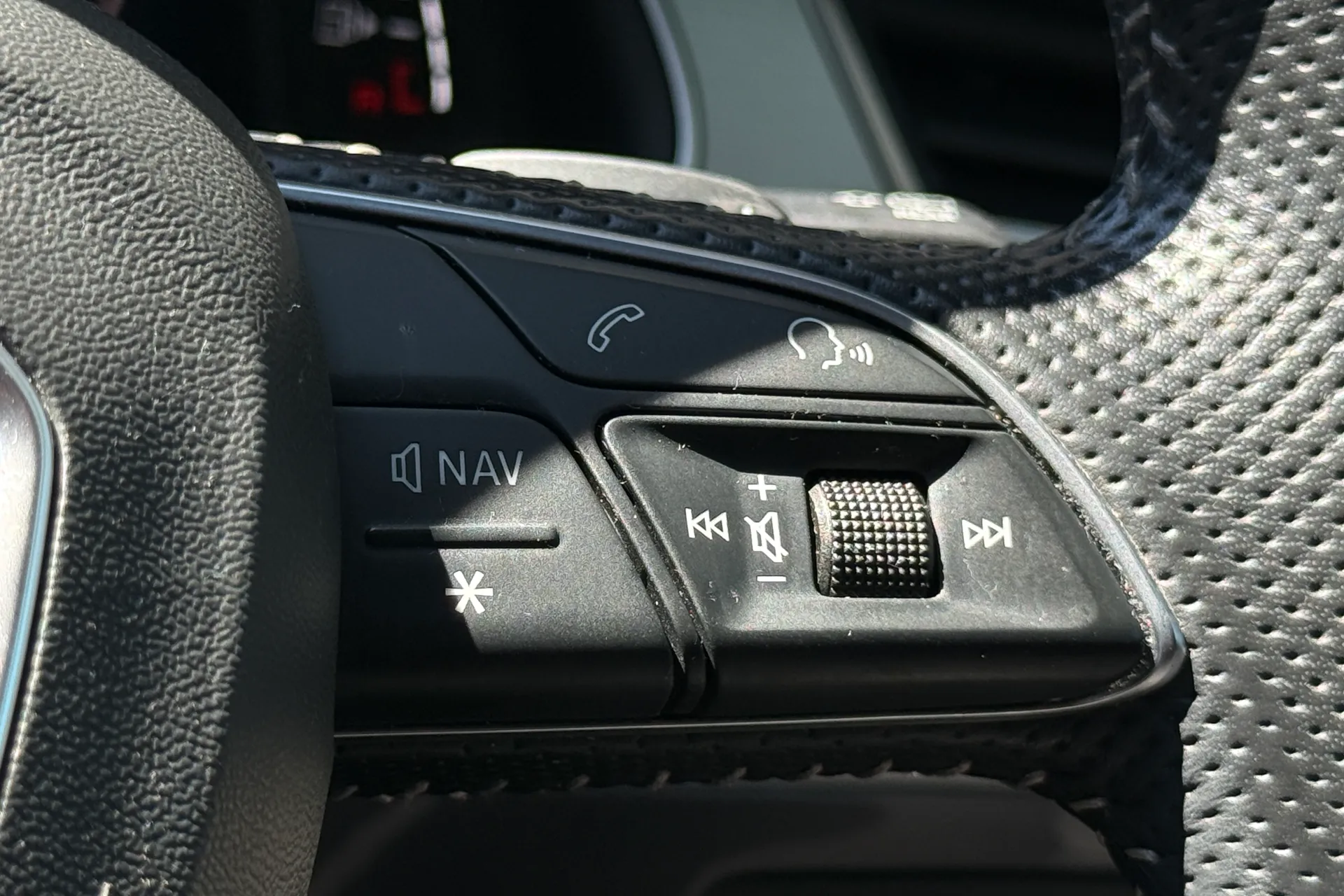 Audi Q7 thumbnail image number 14