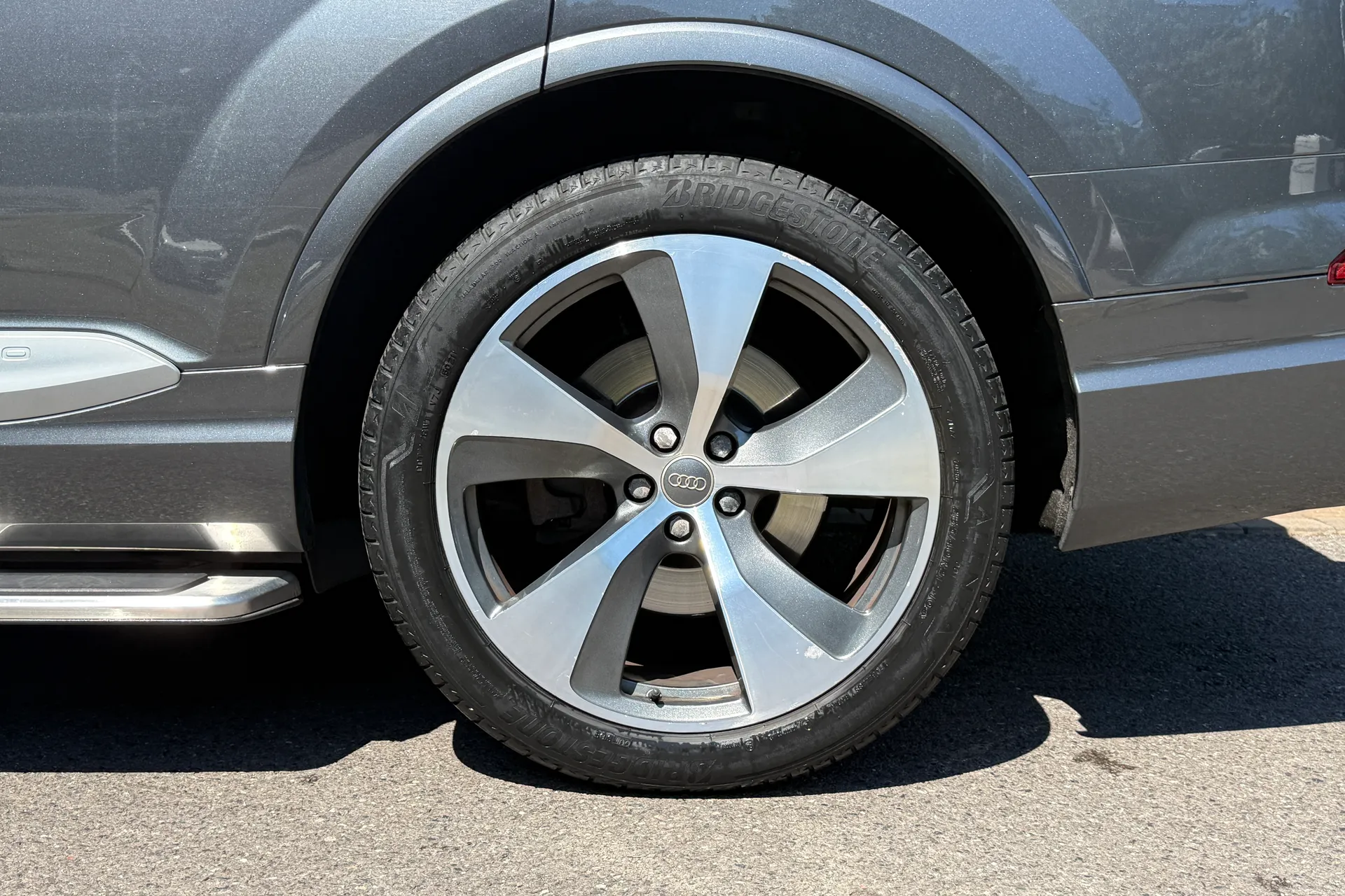 Audi Q7 thumbnail image number 10