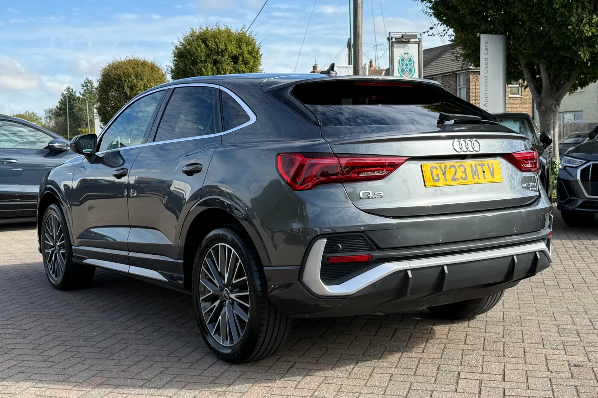 Audi Q3 thumbnail image number 35