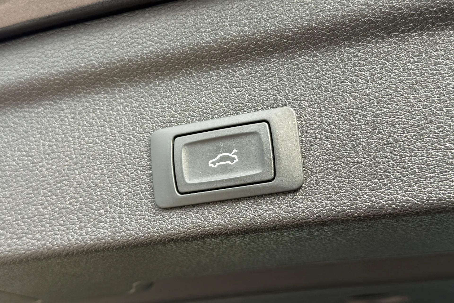 Audi Q3 thumbnail image number 37