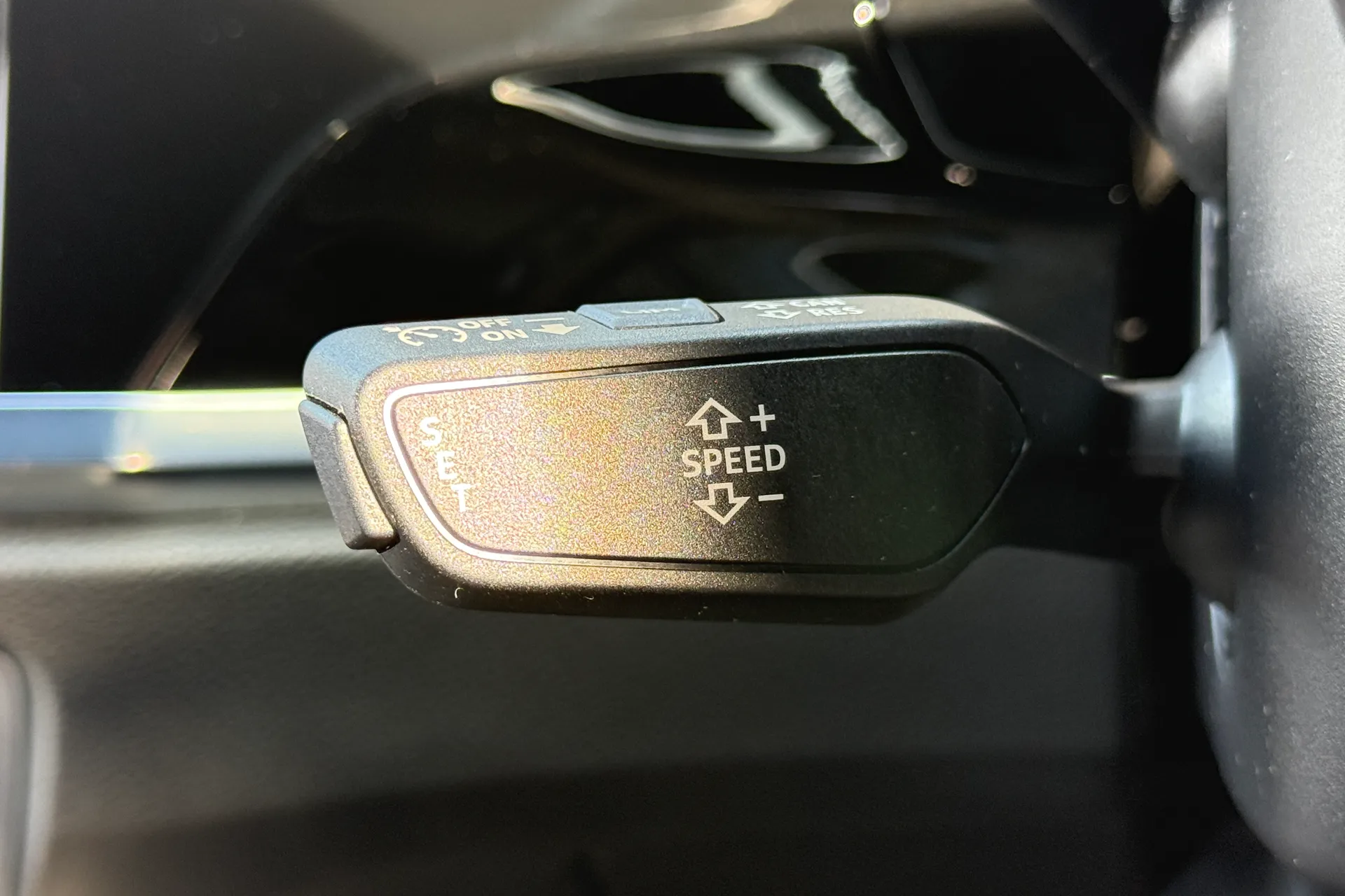 Audi Q3 thumbnail image number 18