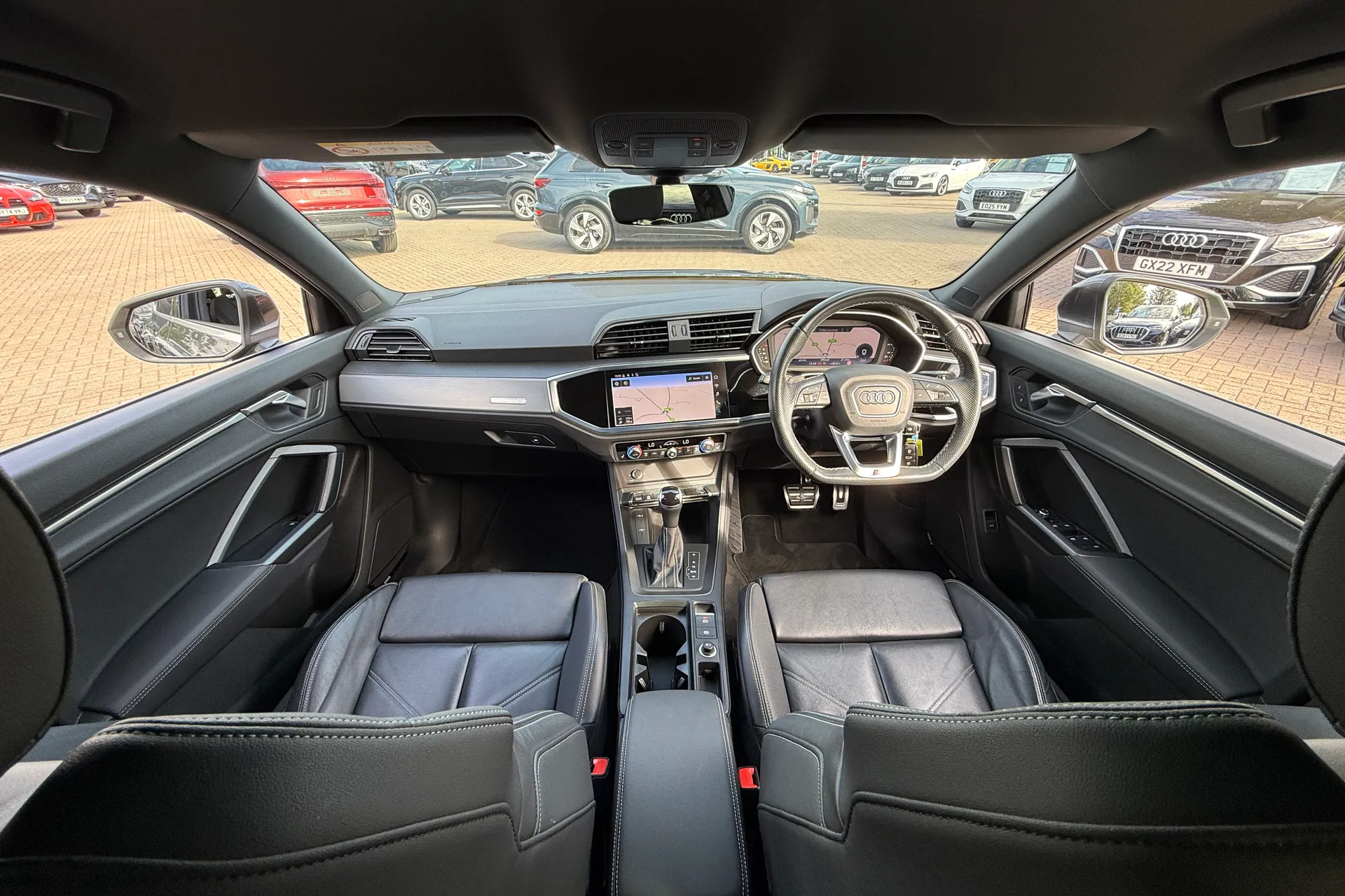 Audi Q3 thumbnail image number 3