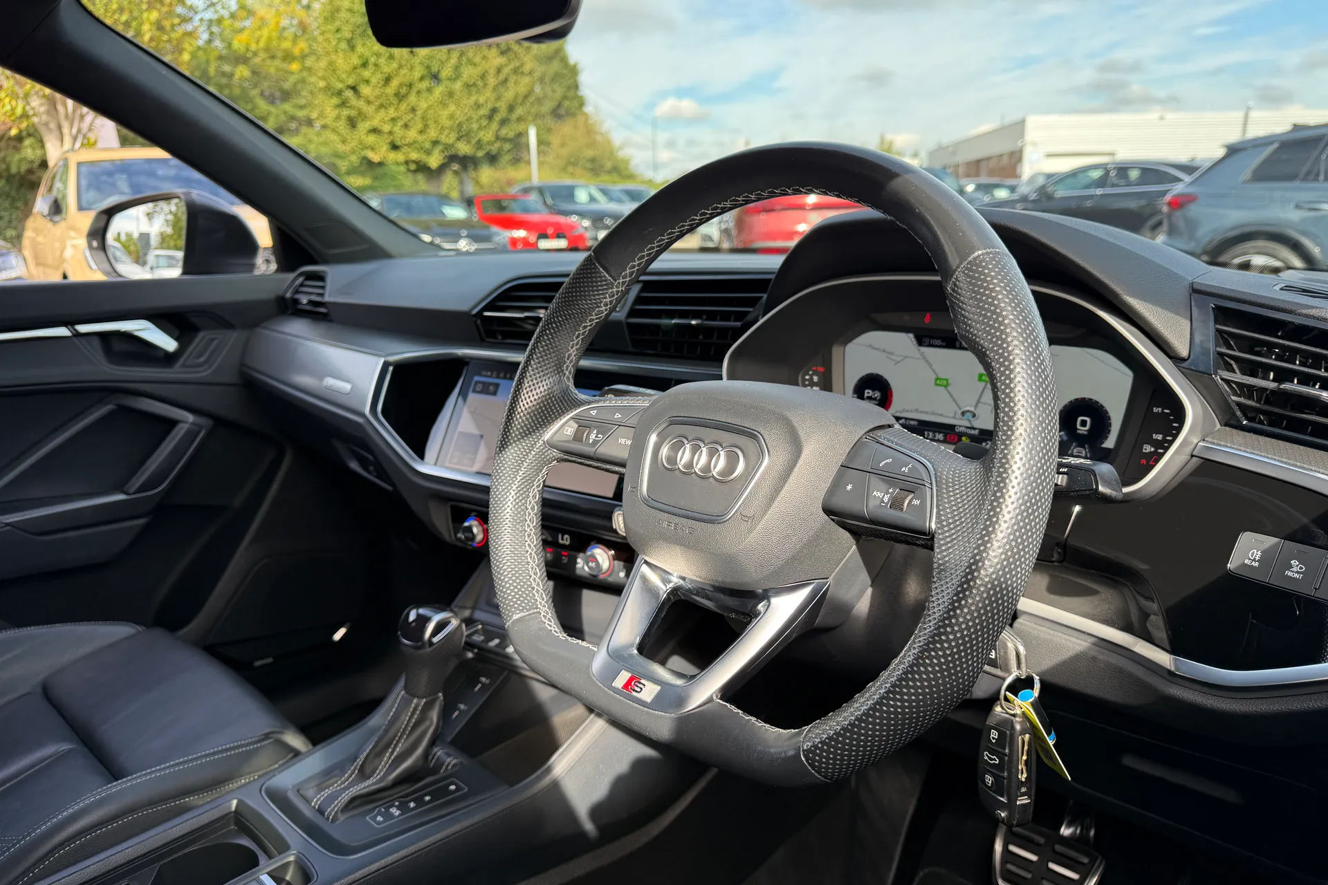 Audi Q3 thumbnail image number 29