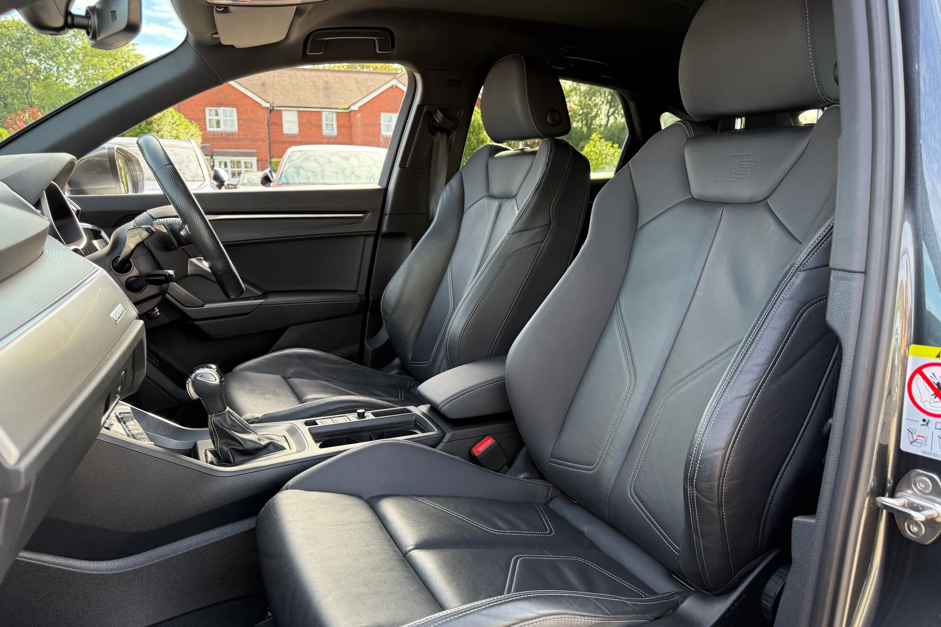 Audi Q3 thumbnail image number 31