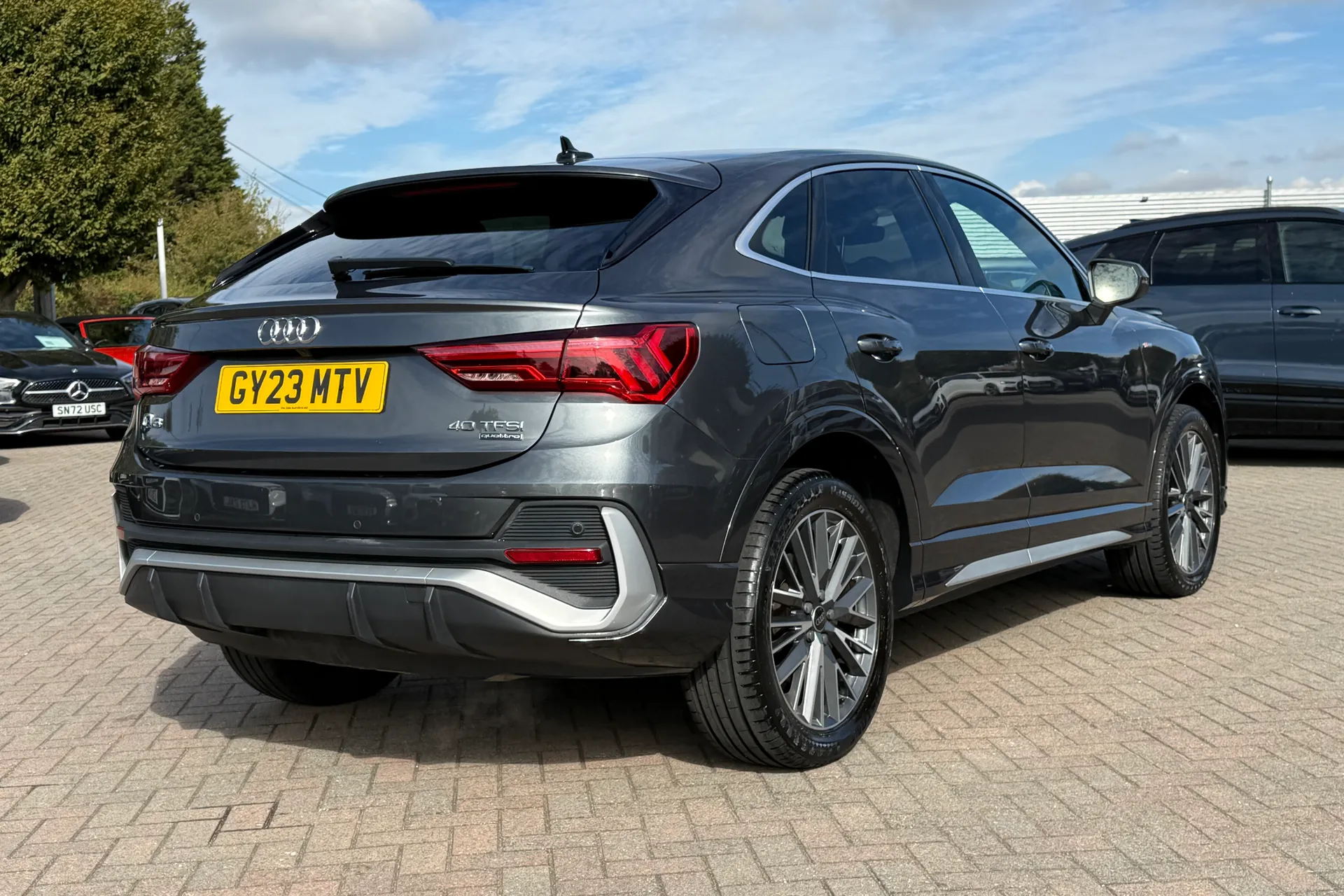 Audi Q3 thumbnail image number 33