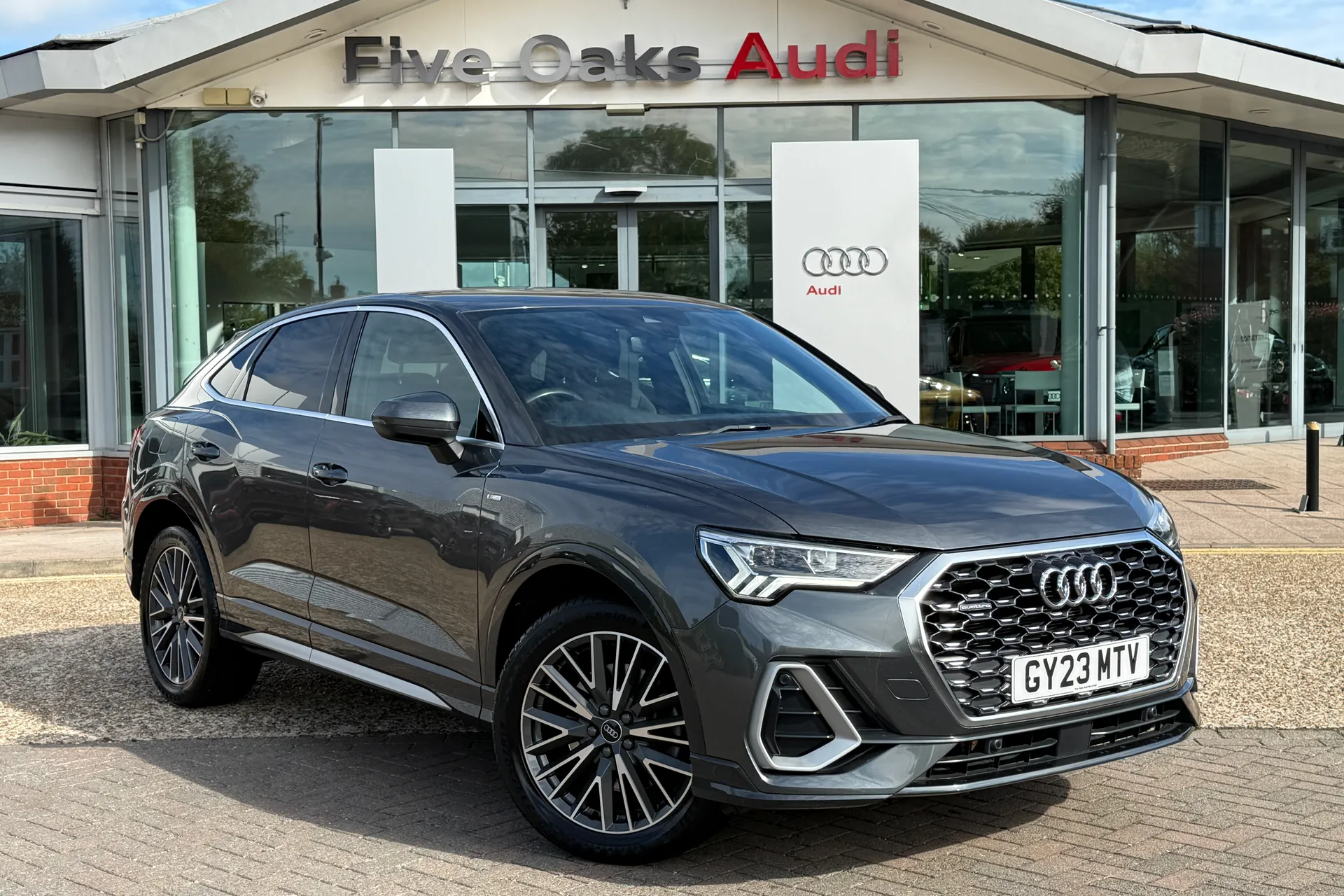 Audi Q3 focused image