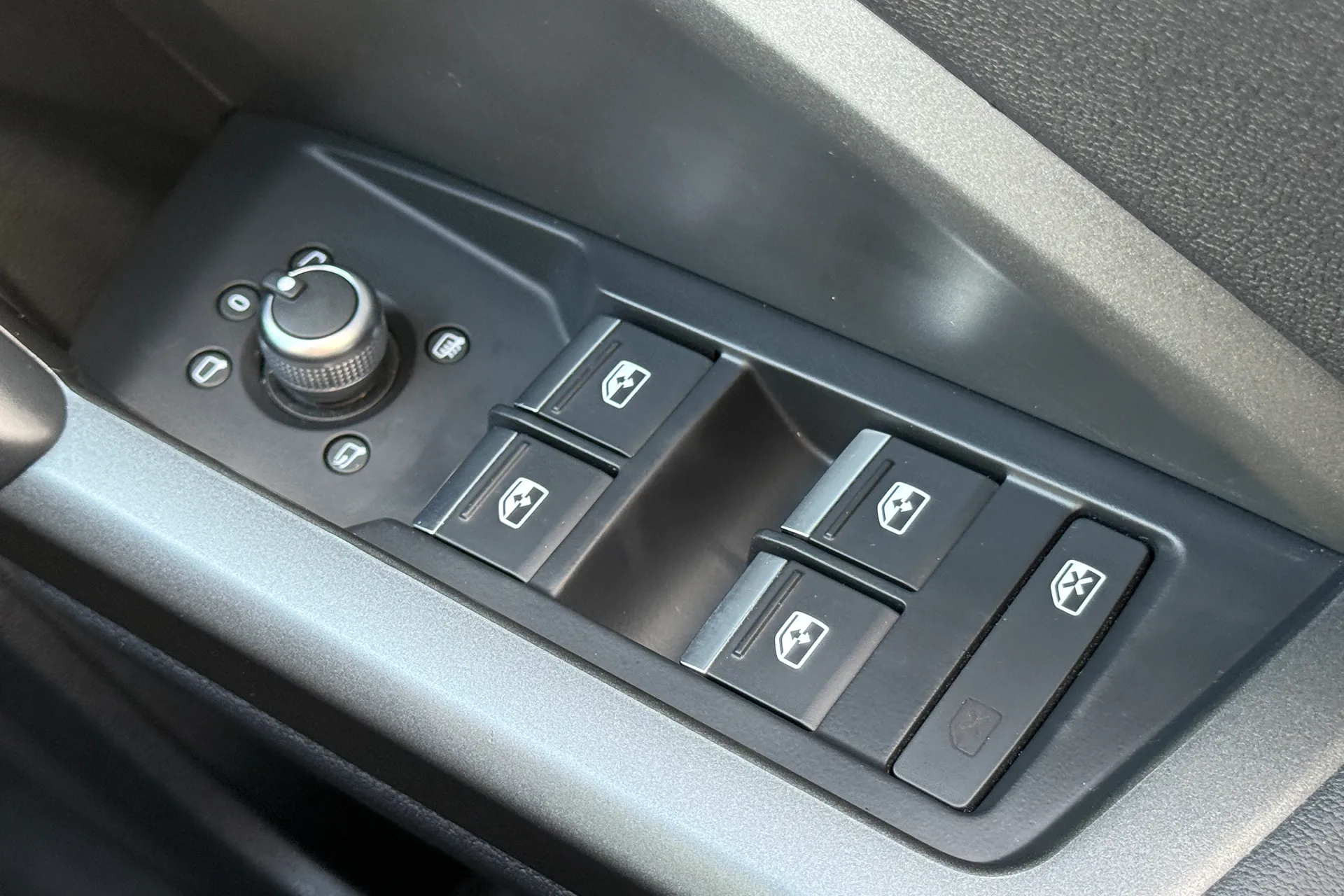 Audi Q3 thumbnail image number 20