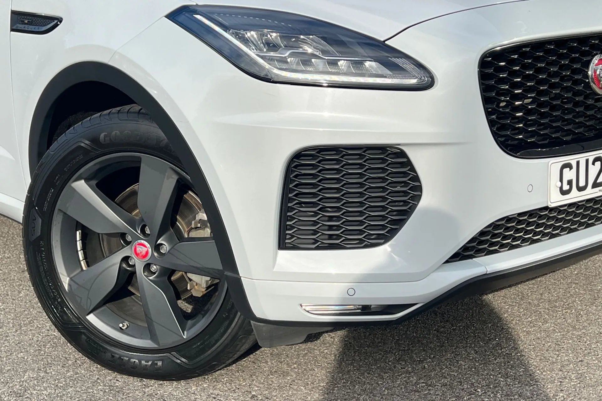 Jaguar E-PACE thumbnail image number 9