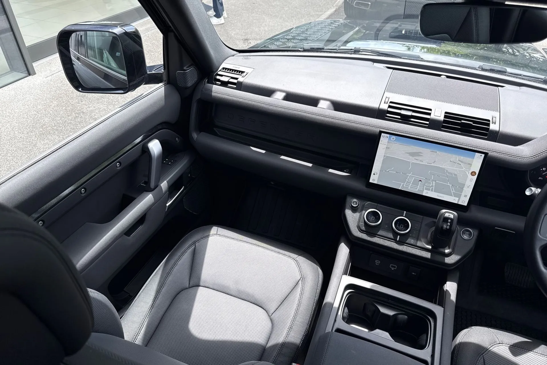 LAND ROVER DEFENDER thumbnail image number 28