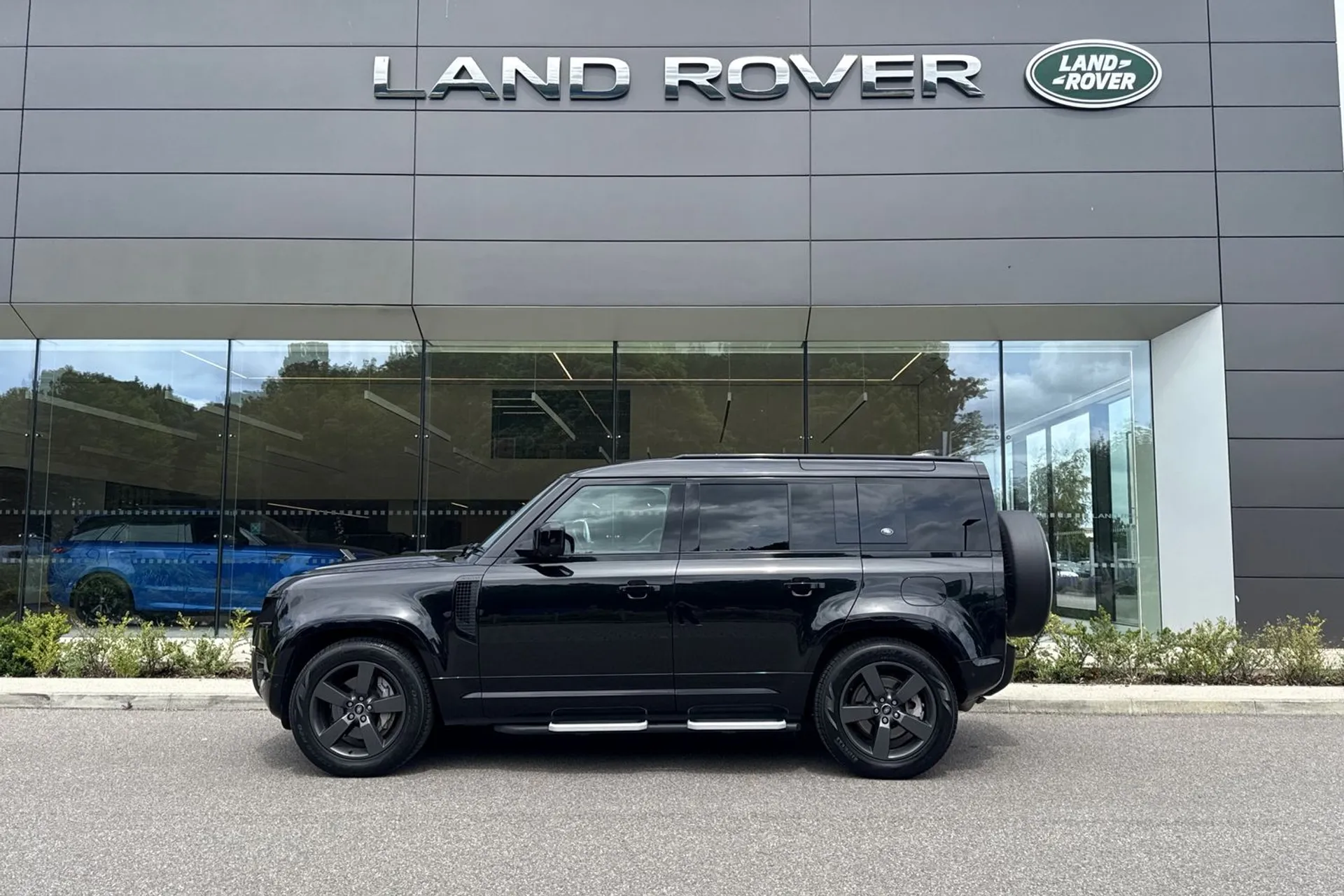 LAND ROVER DEFENDER thumbnail image number 9