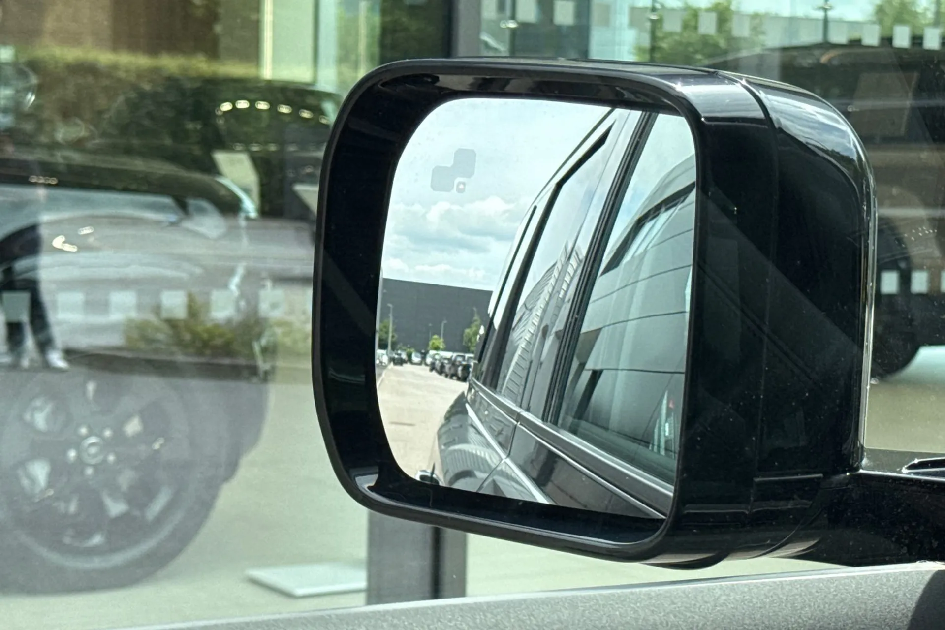 LAND ROVER DEFENDER thumbnail image number 14