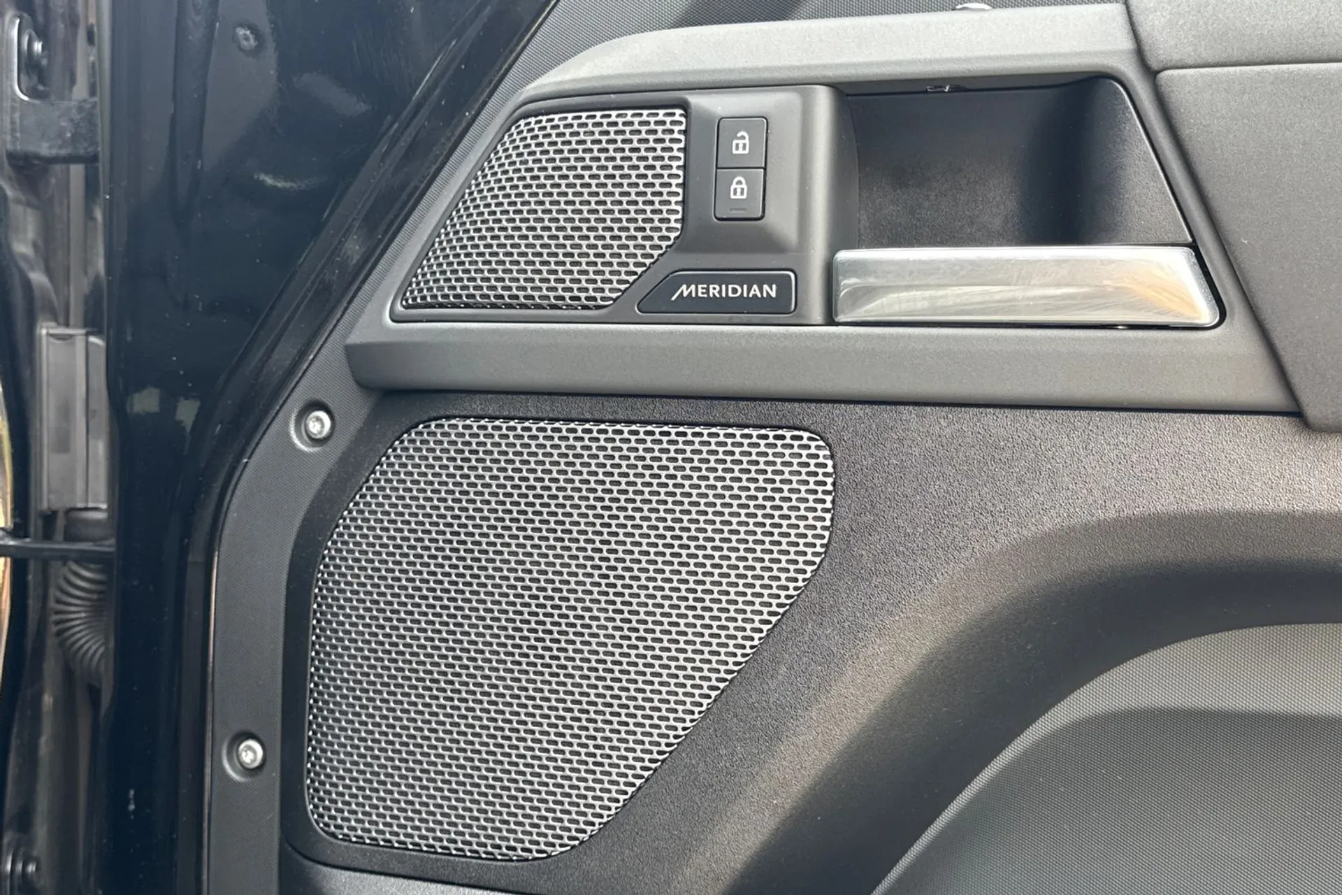 LAND ROVER DEFENDER thumbnail image number 60