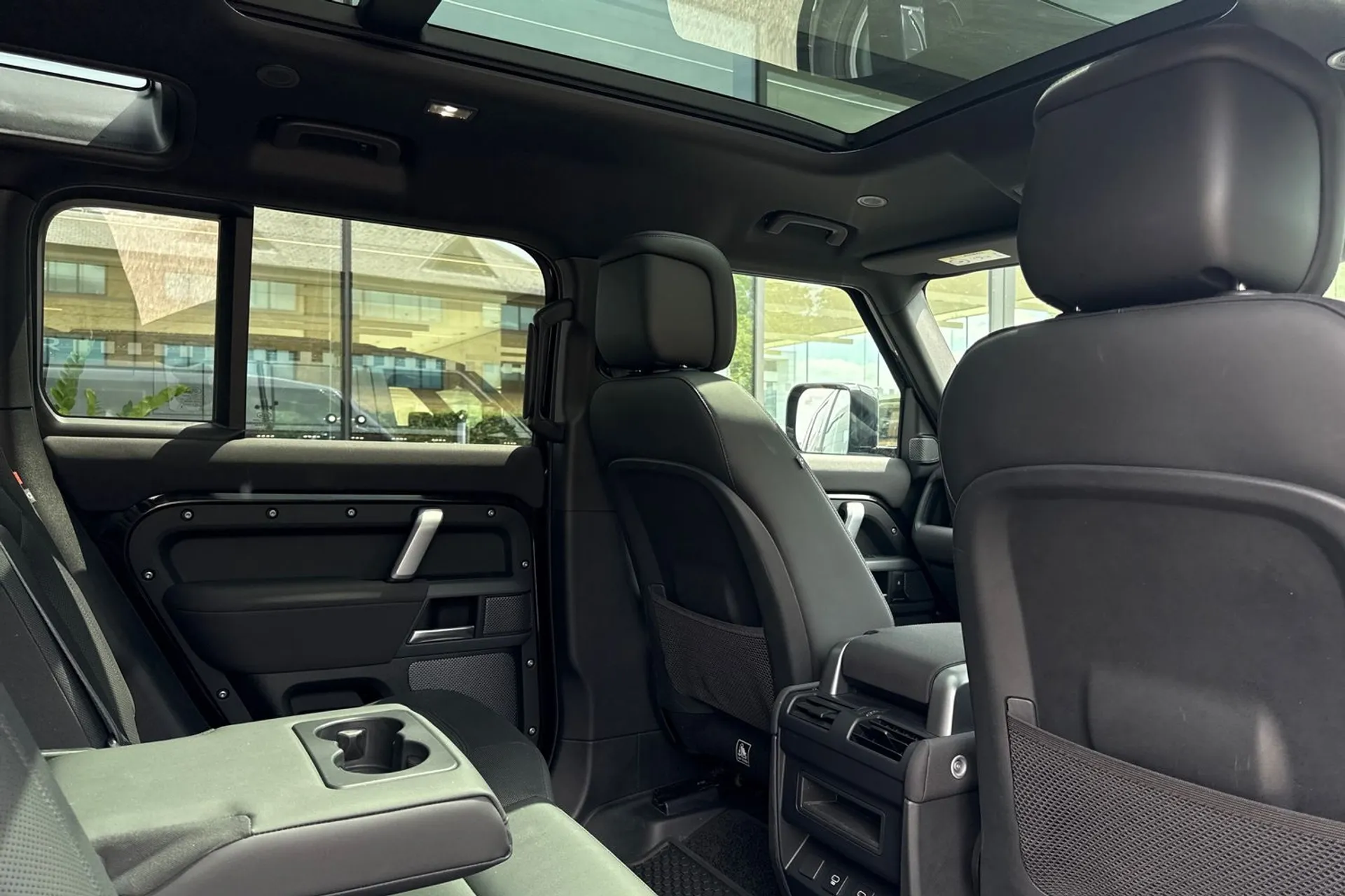 LAND ROVER DEFENDER thumbnail image number 39