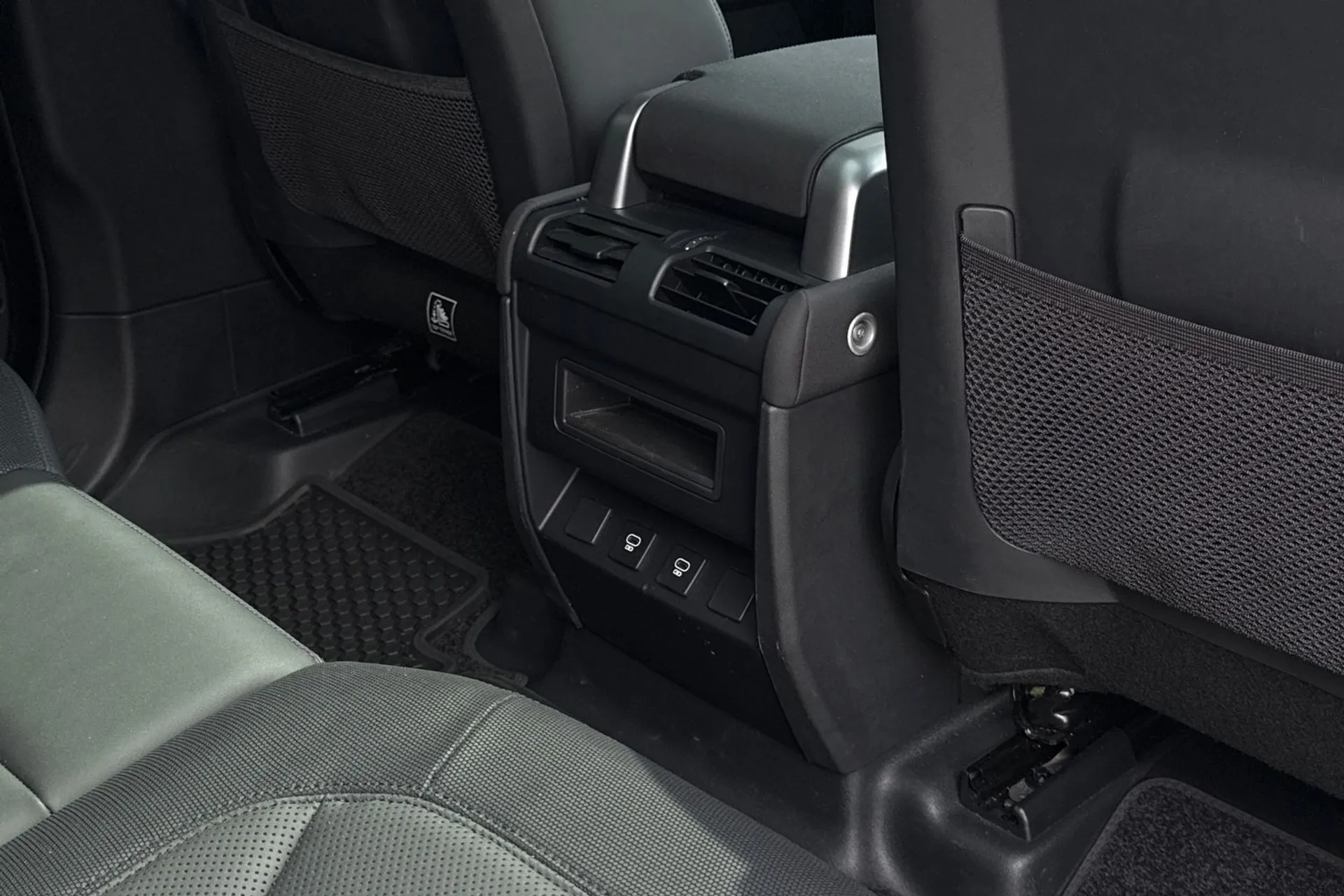 LAND ROVER DEFENDER thumbnail image number 41