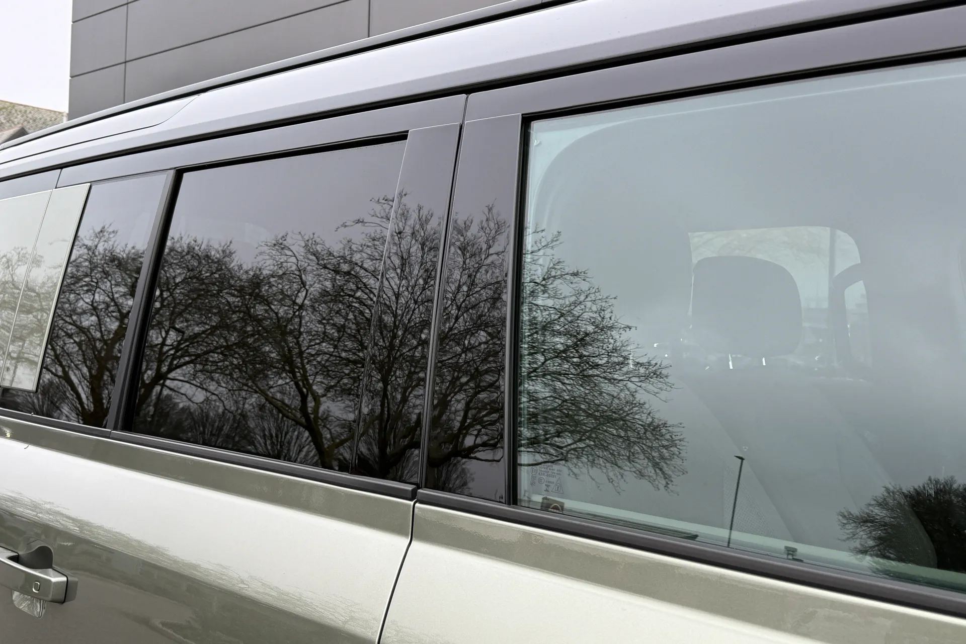 LAND ROVER DEFENDER thumbnail image number 39