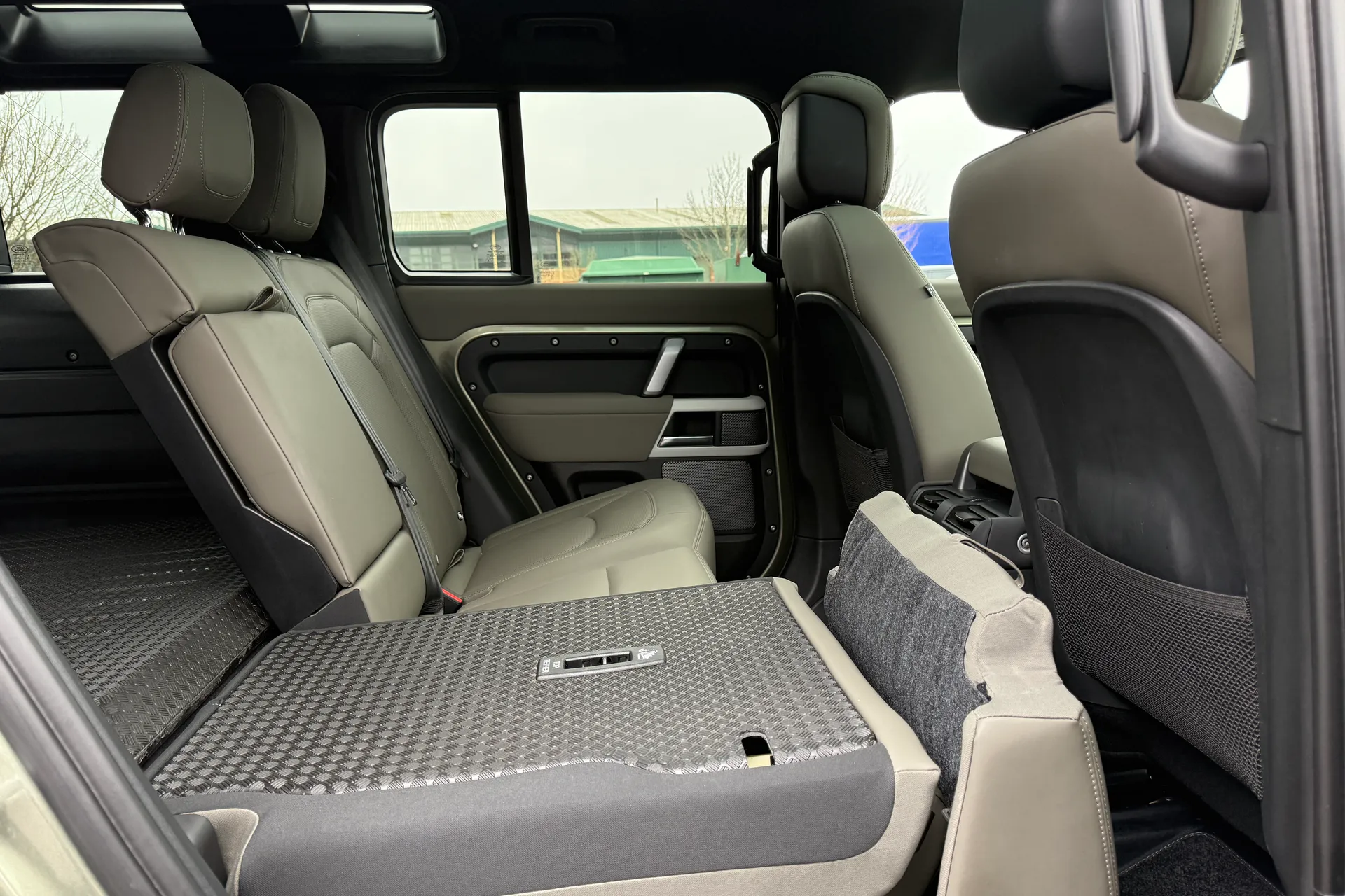 LAND ROVER DEFENDER thumbnail image number 46