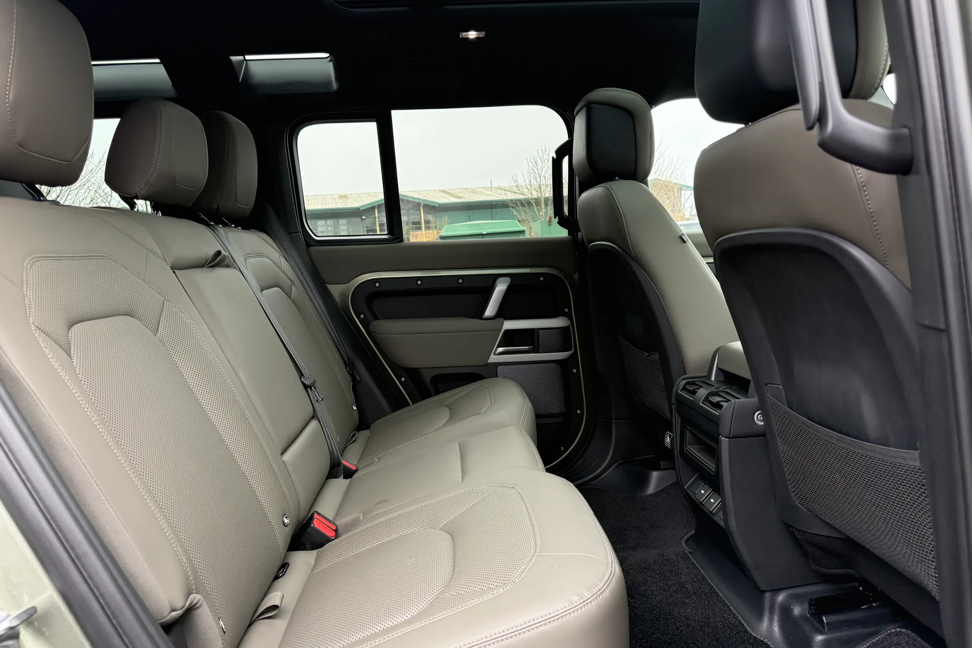 LAND ROVER DEFENDER thumbnail image number 48