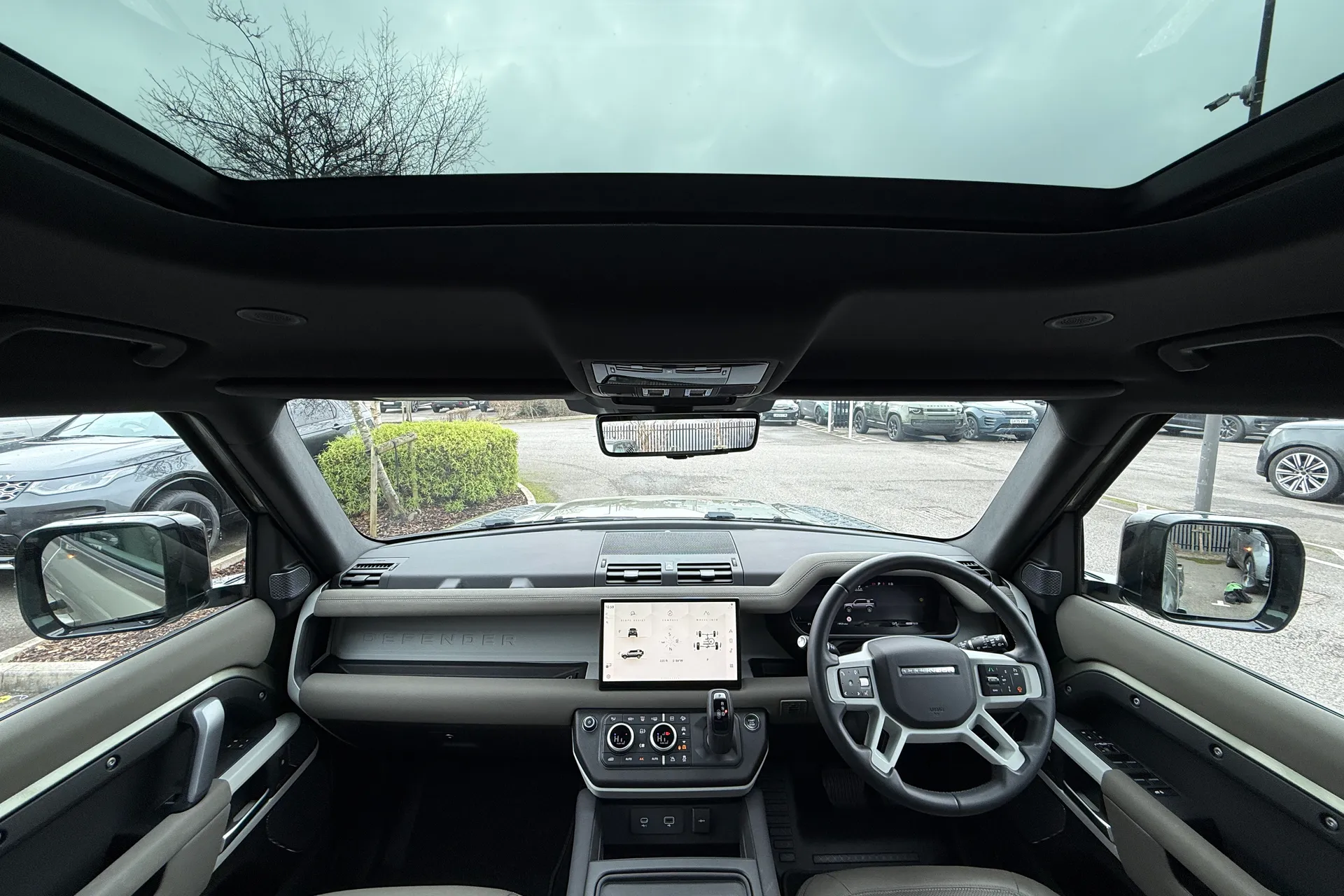 LAND ROVER DEFENDER thumbnail image number 4