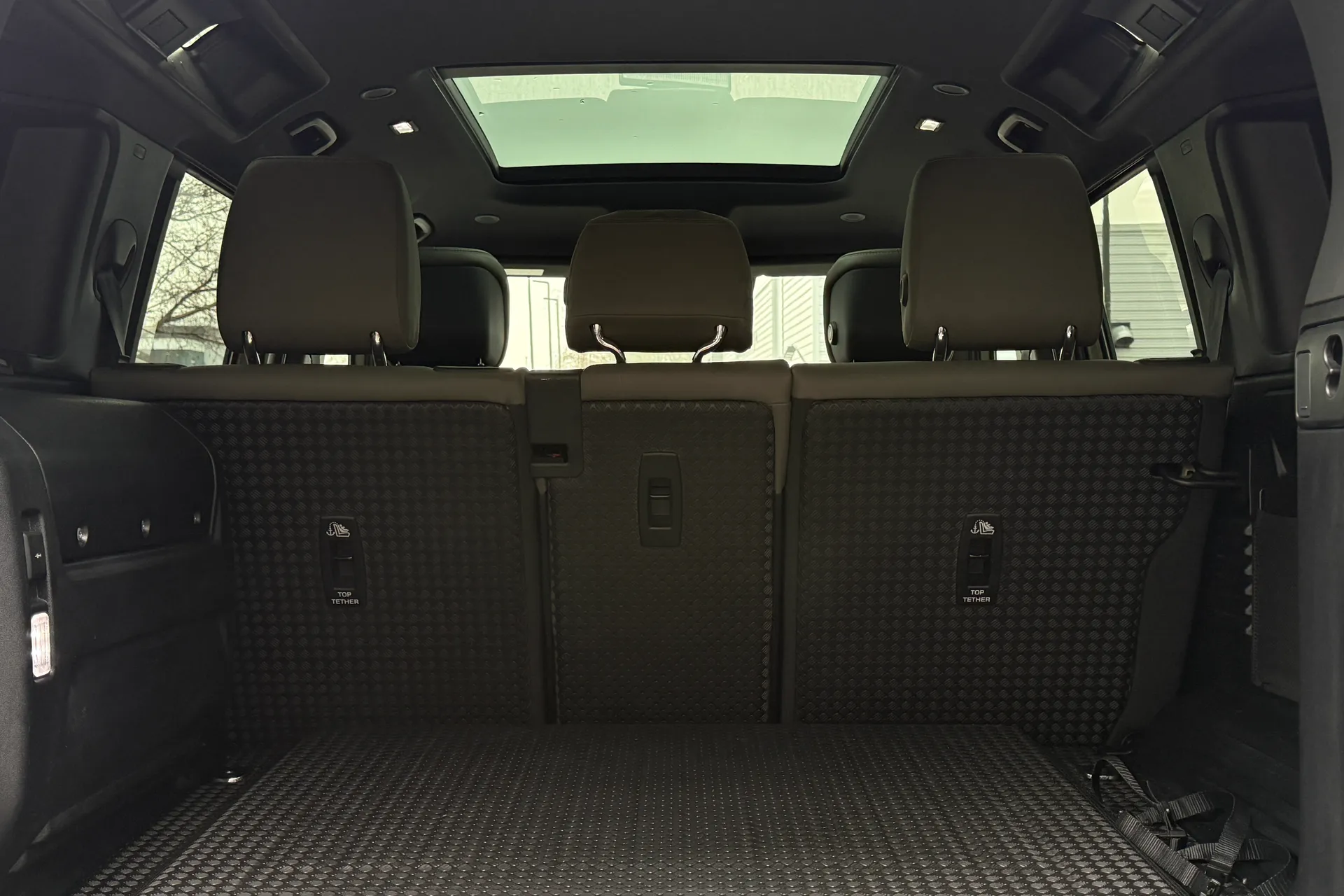 LAND ROVER DEFENDER thumbnail image number 42