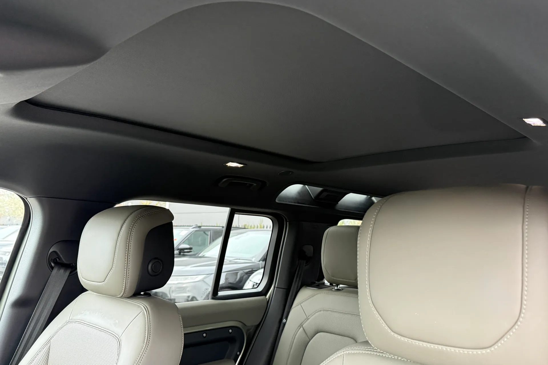 LAND ROVER DEFENDER thumbnail image number 7