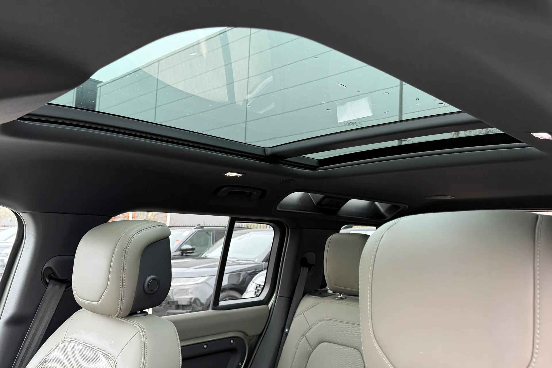 LAND ROVER DEFENDER thumbnail image number 6