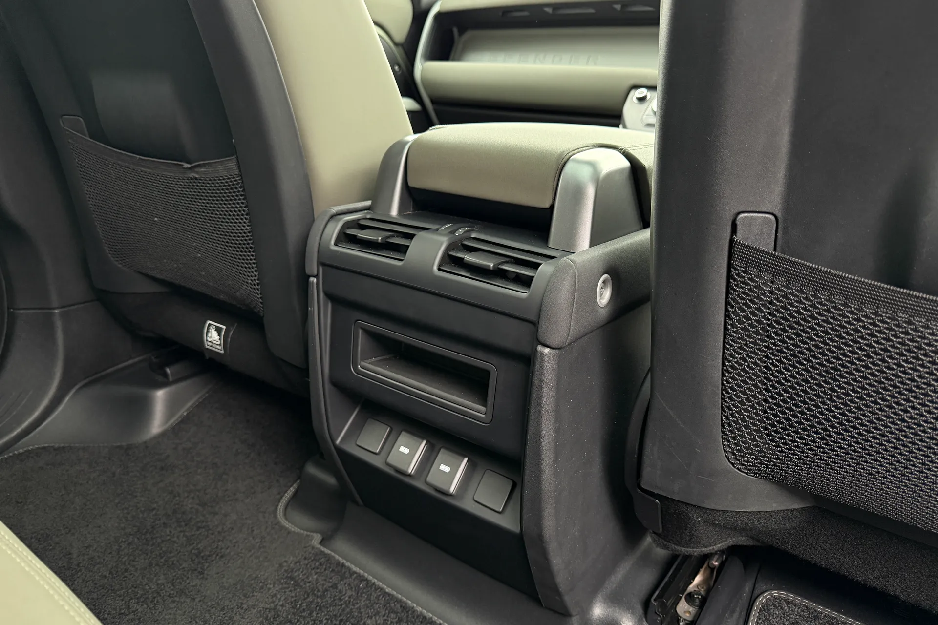 LAND ROVER DEFENDER thumbnail image number 47