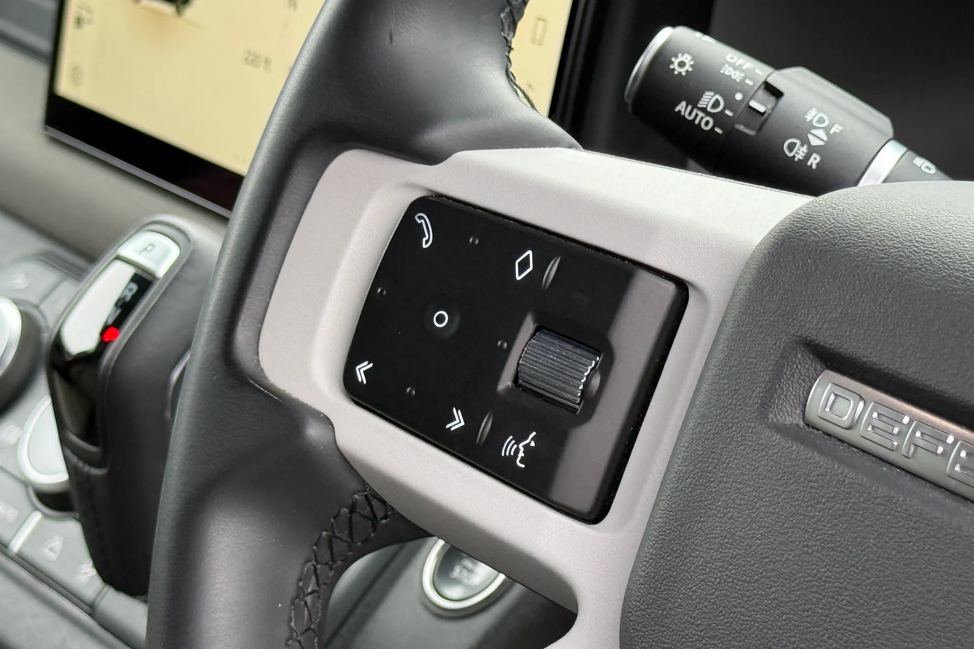 LAND ROVER DEFENDER thumbnail image number 56