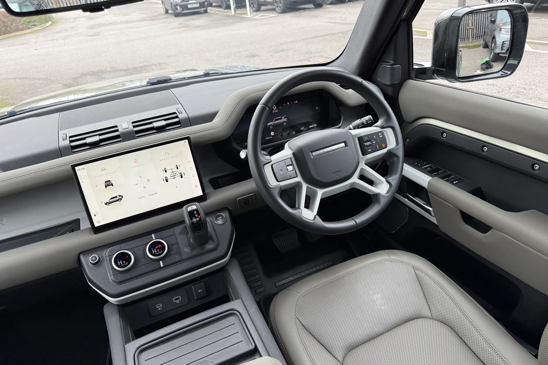 LAND ROVER DEFENDER thumbnail image number 29