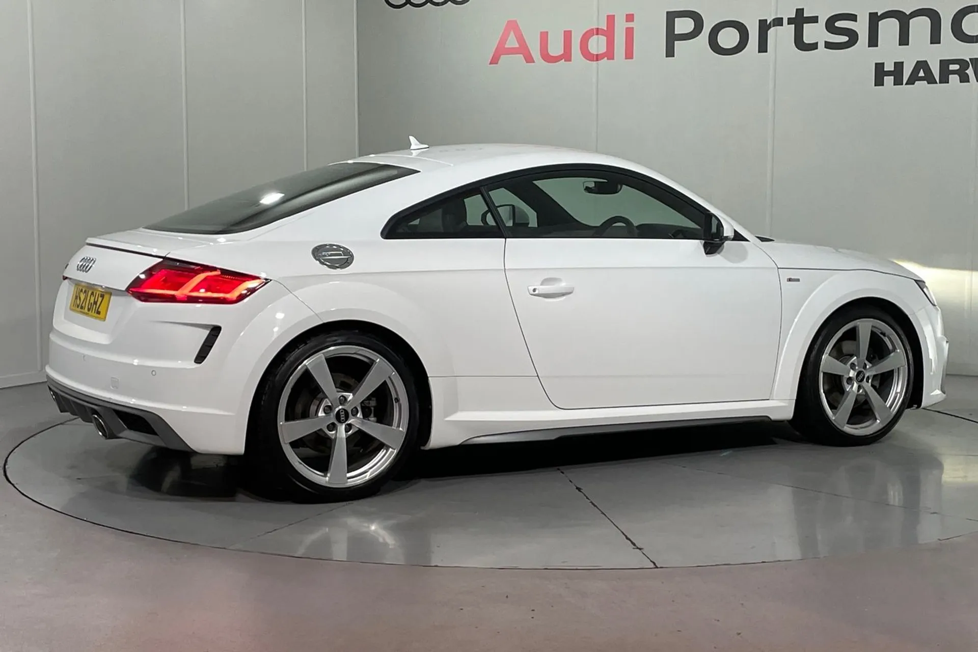 Audi TT thumbnail image number 12