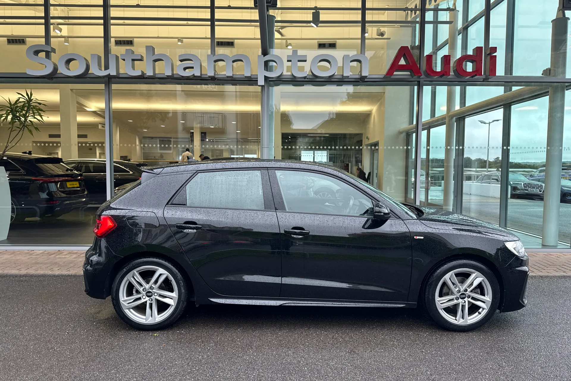 Audi A1 thumbnail image number 2