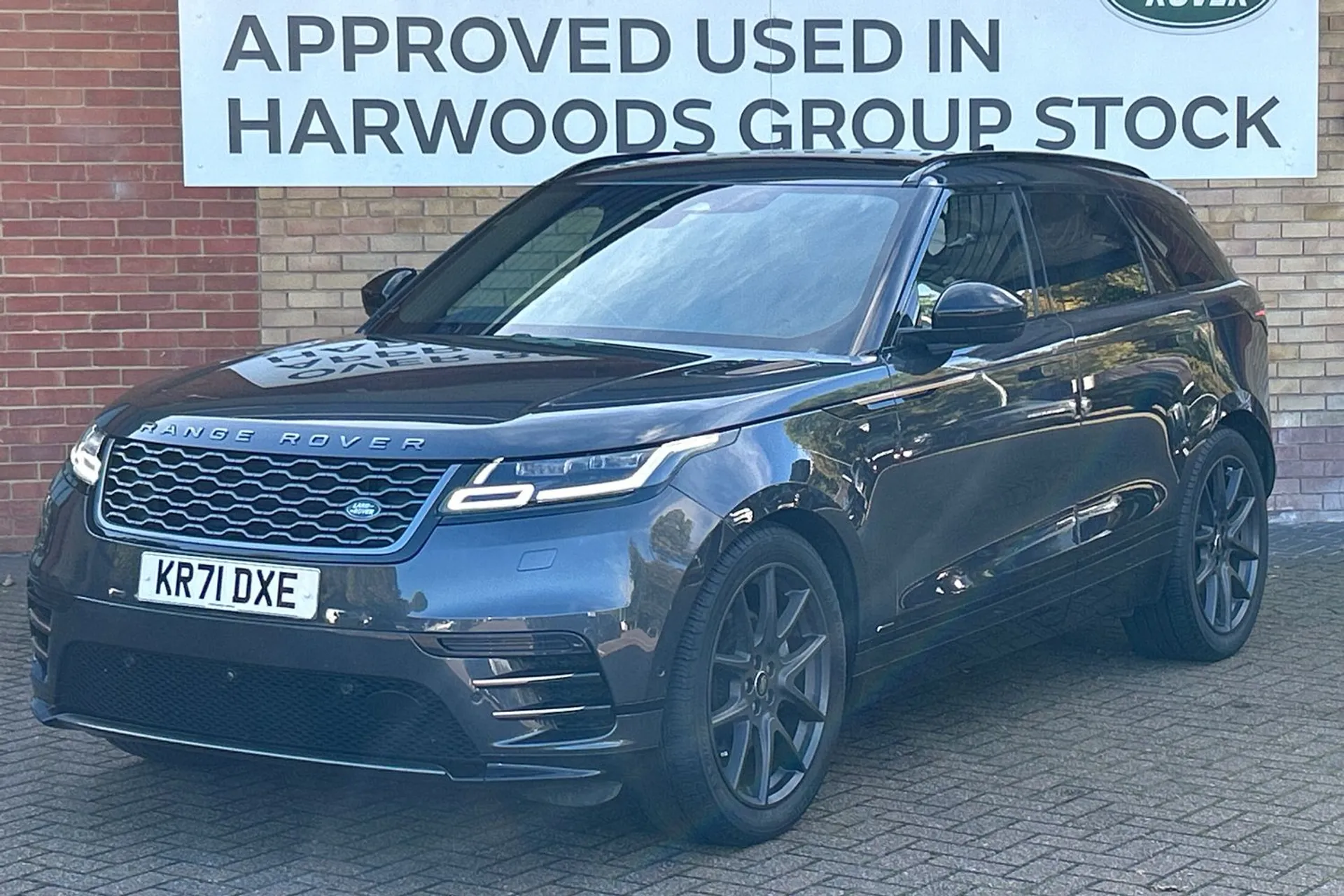 LAND ROVER RANGE ROVER VELAR thumbnail image number 18