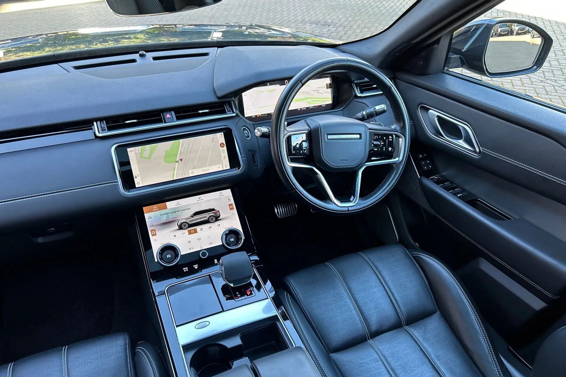 LAND ROVER RANGE ROVER VELAR thumbnail image number 24