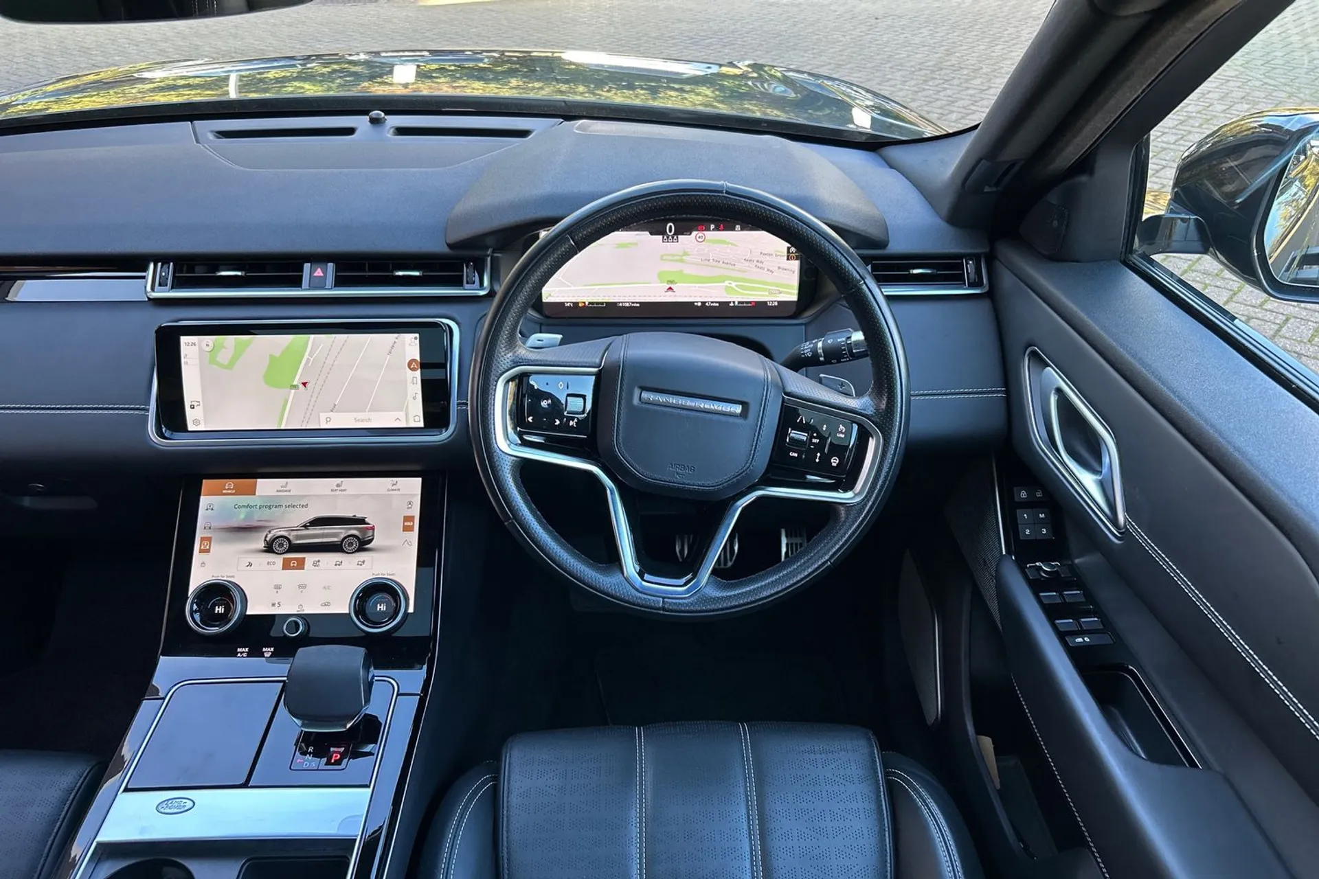 LAND ROVER RANGE ROVER VELAR thumbnail image number 29