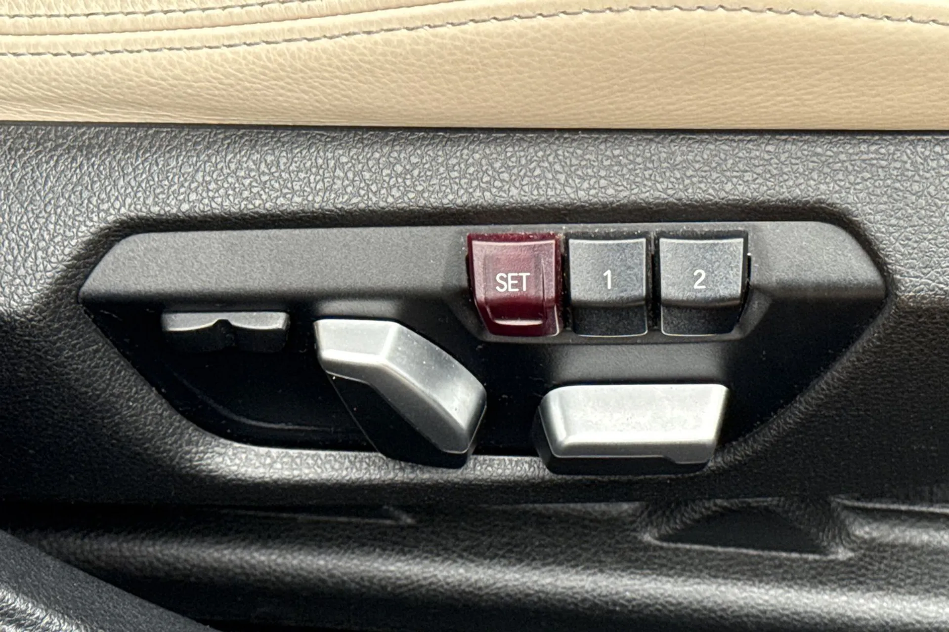 BMW 4 SERIES thumbnail image number 49