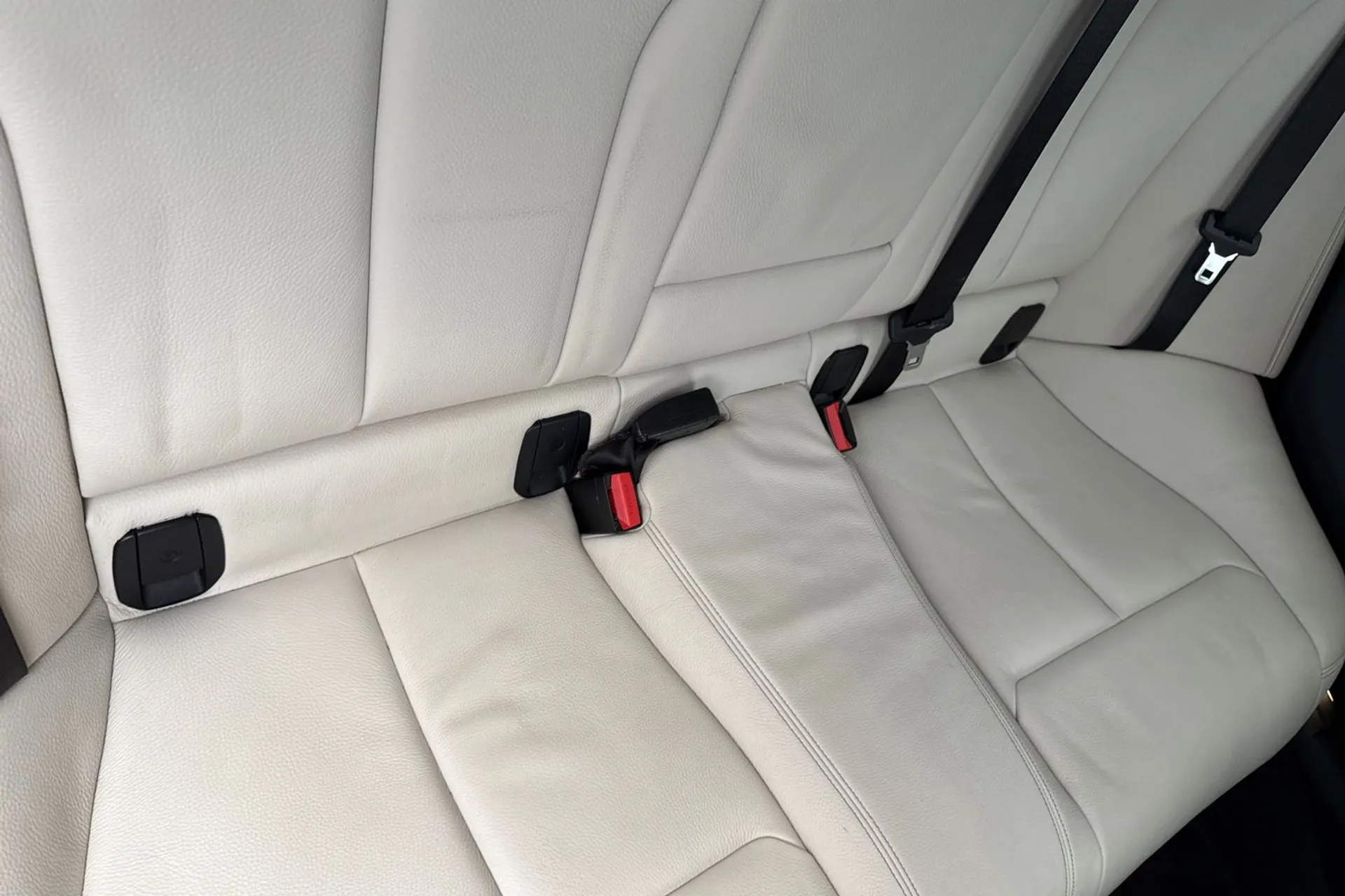 BMW 4 SERIES thumbnail image number 26