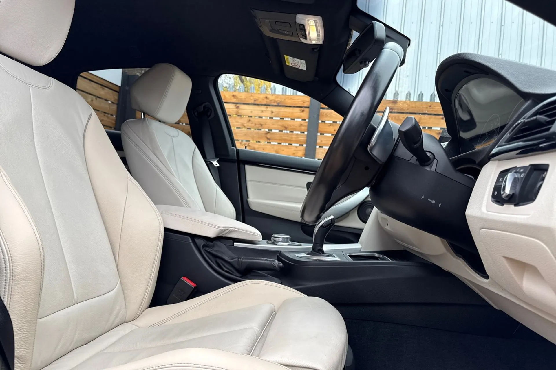 BMW 4 SERIES thumbnail image number 27