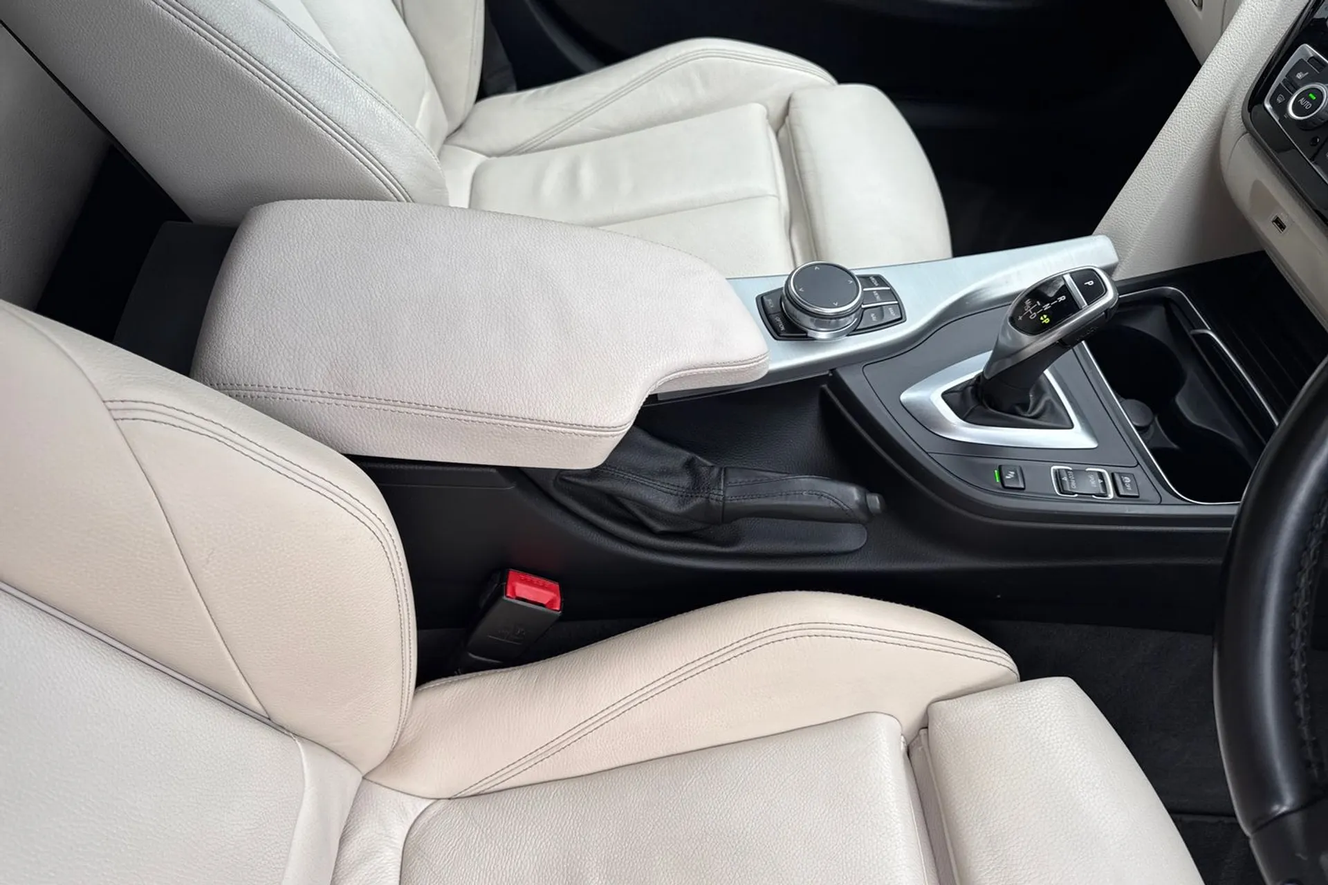 BMW 4 SERIES thumbnail image number 42