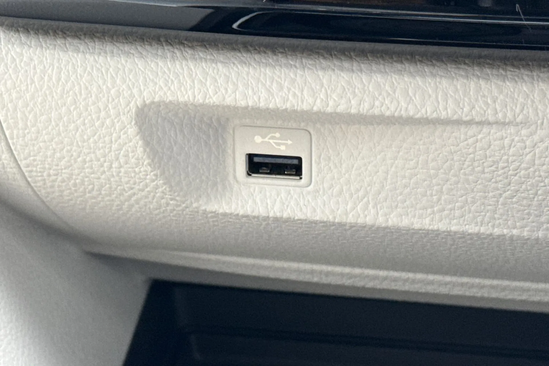 BMW 4 SERIES thumbnail image number 53