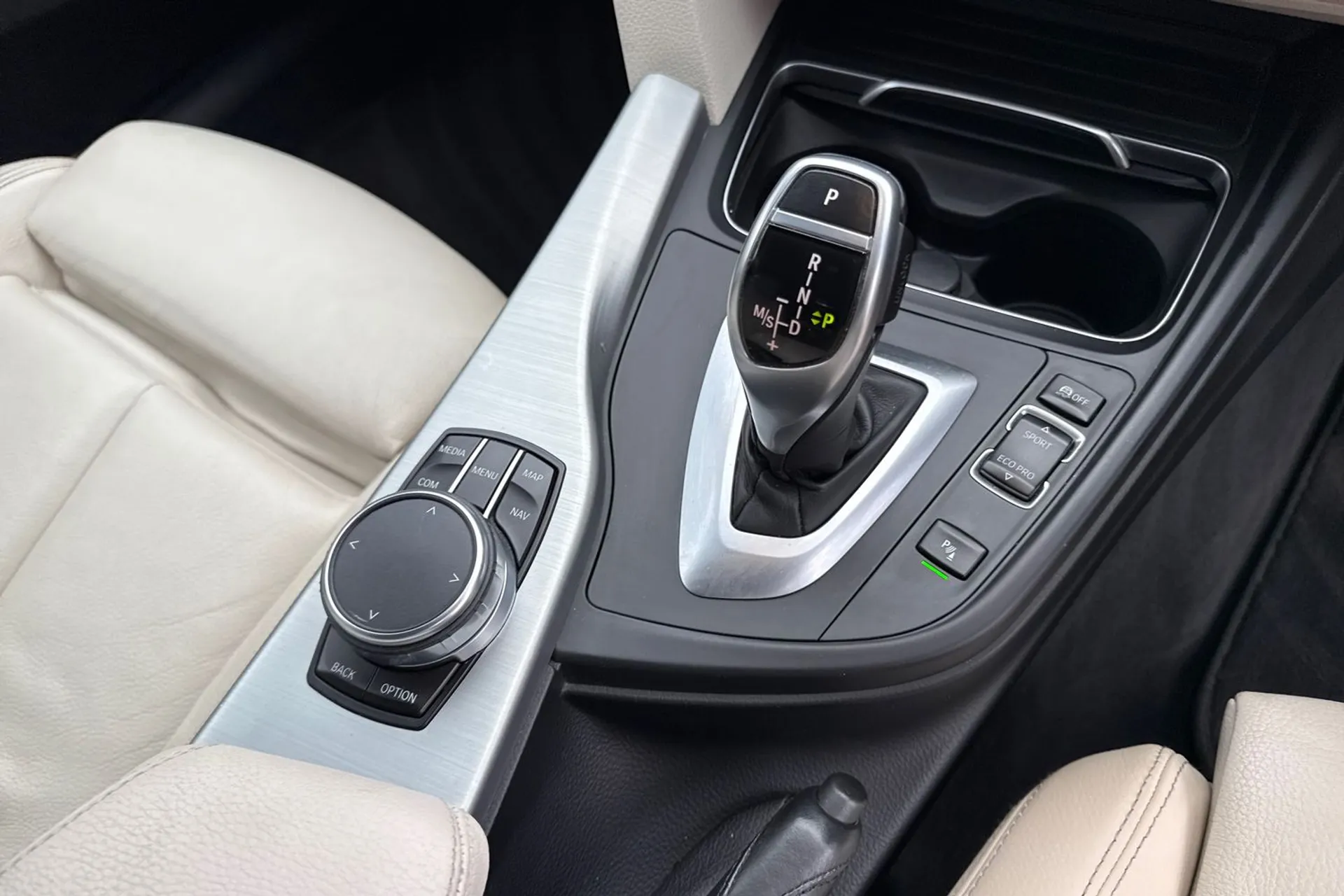 BMW 4 SERIES thumbnail image number 50