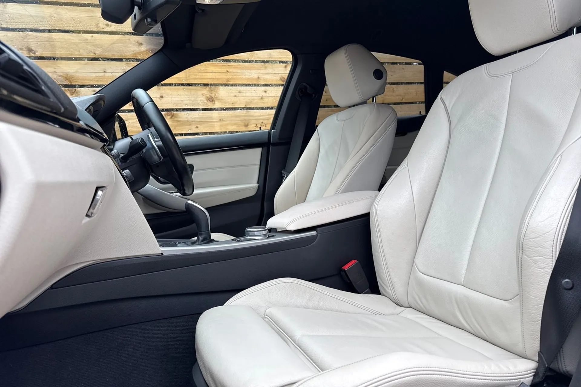 BMW 4 SERIES thumbnail image number 30