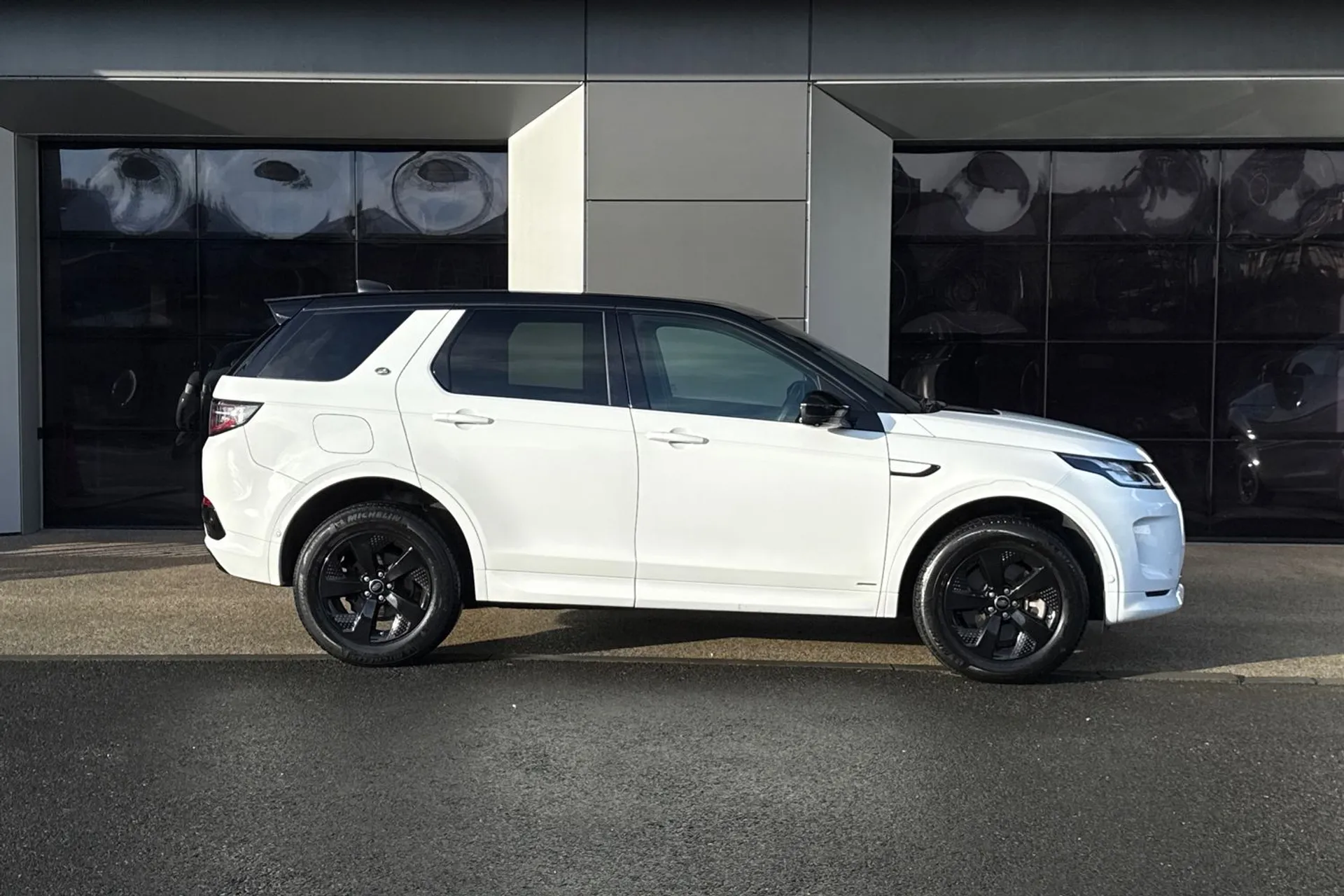 LAND ROVER DISCOVERY SPORT thumbnail image number 2