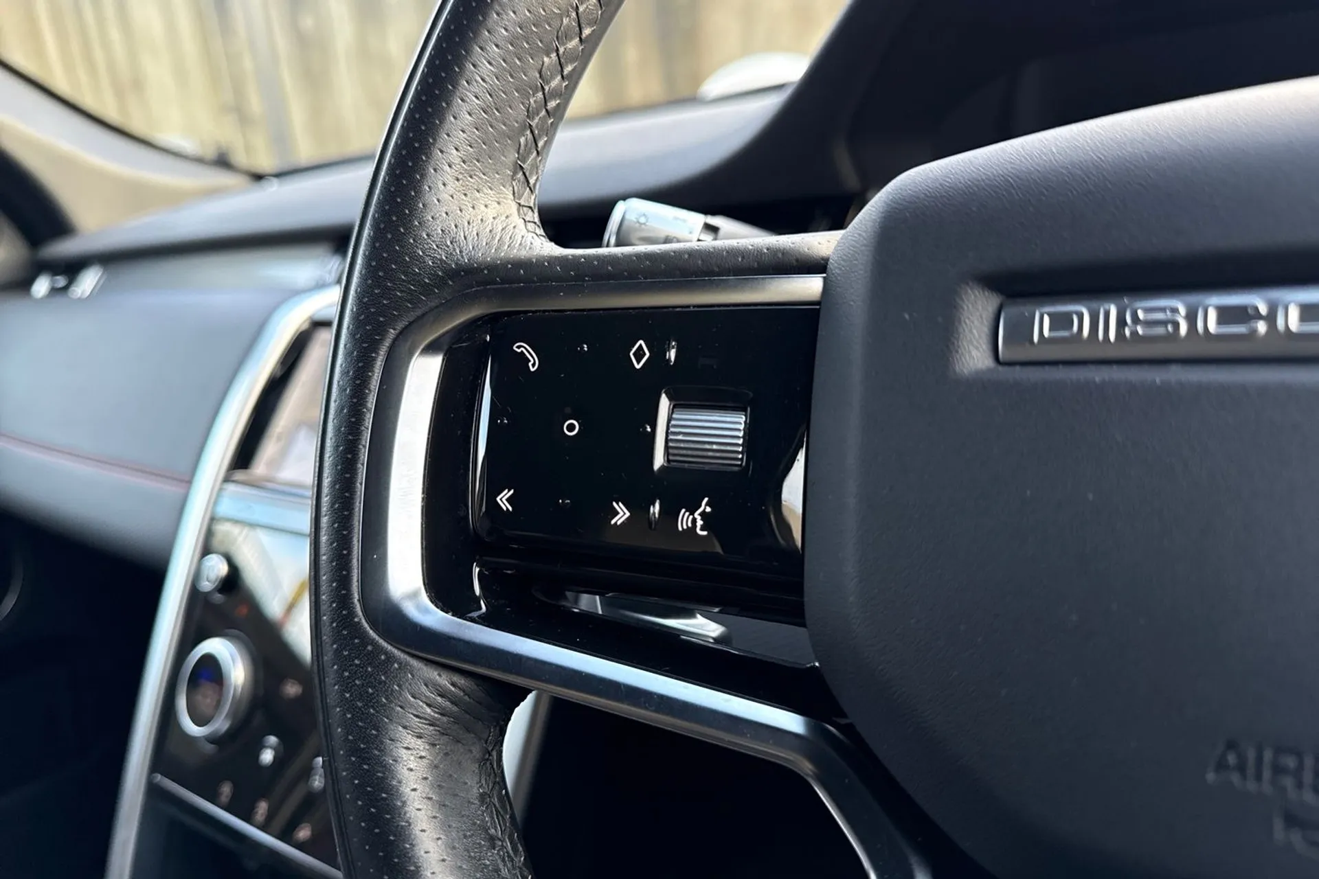 LAND ROVER DISCOVERY SPORT thumbnail image number 41