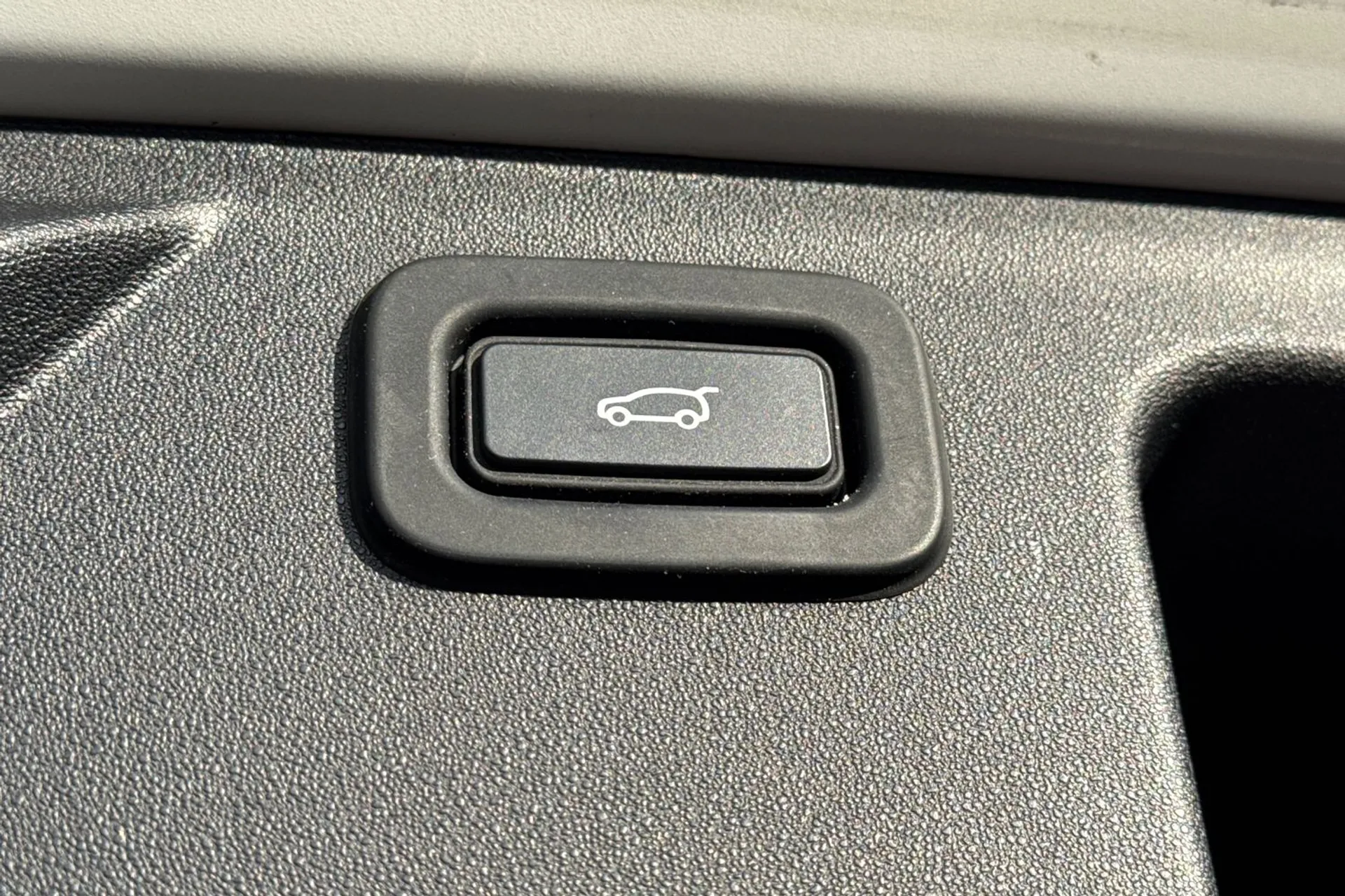 LAND ROVER DISCOVERY SPORT thumbnail image number 28