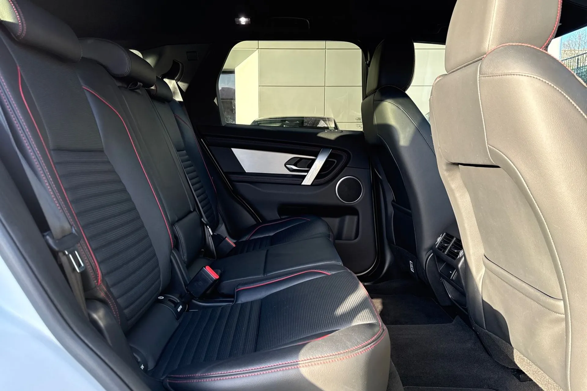 LAND ROVER DISCOVERY SPORT thumbnail image number 18