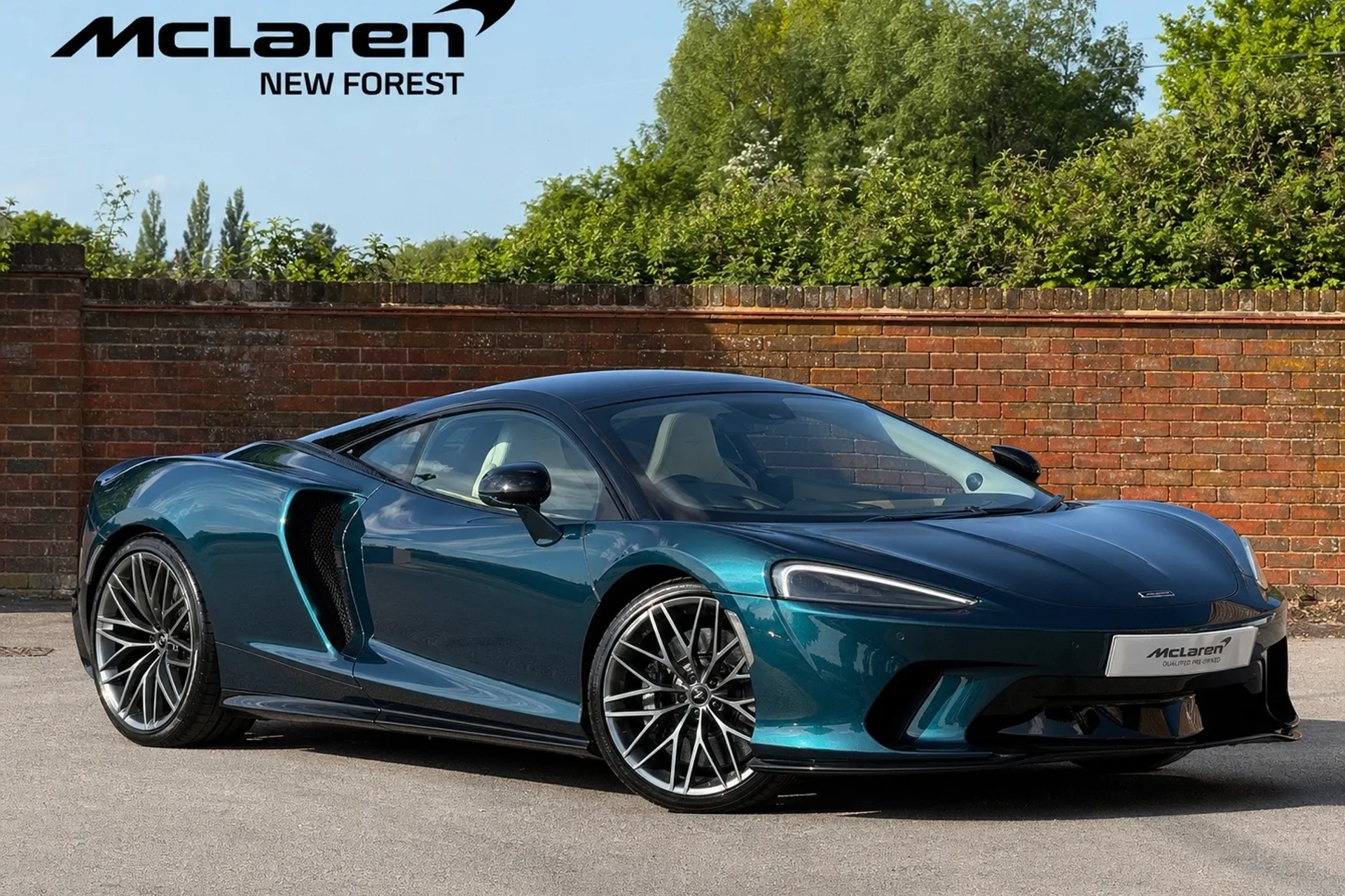 McLaren GT focused image