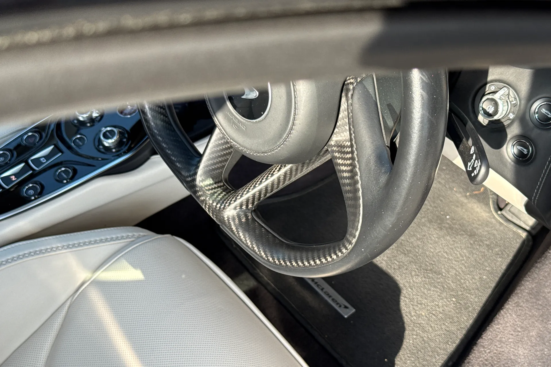 McLaren GT thumbnail image number 14