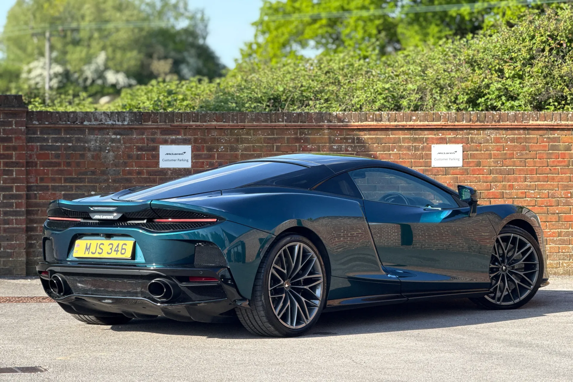 McLaren GT thumbnail image number 26