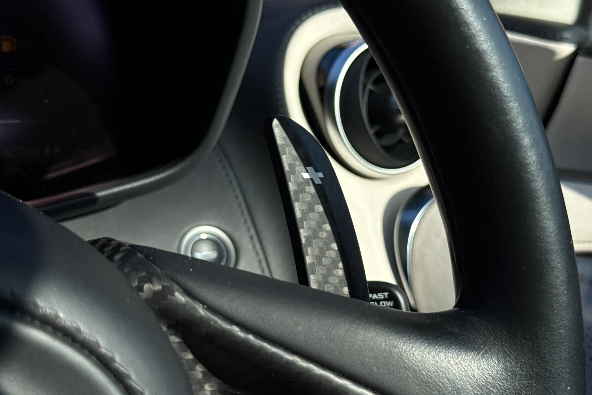 McLaren GT thumbnail image number 22