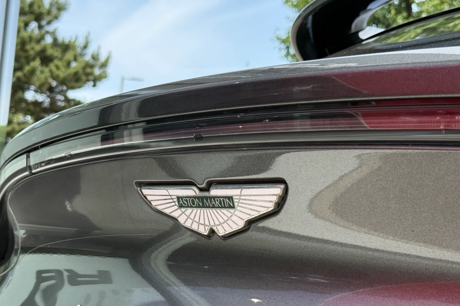 Aston Martin DBX thumbnail image number 51